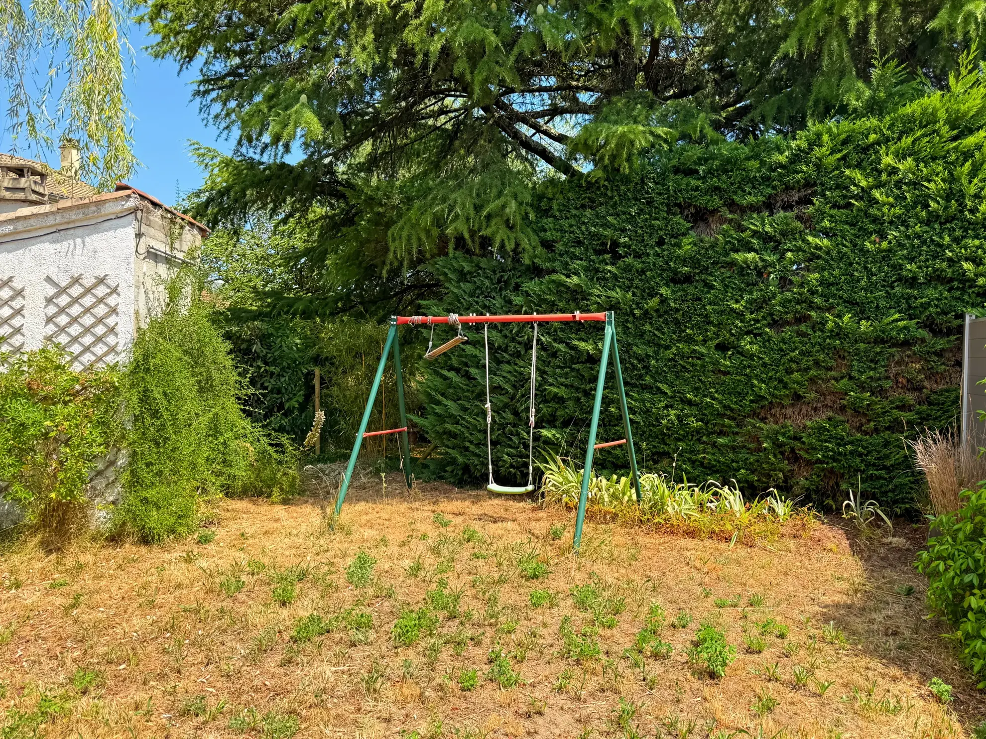 Maison lumineuse avec jardin et garage à Aubenas – Quartier calme 