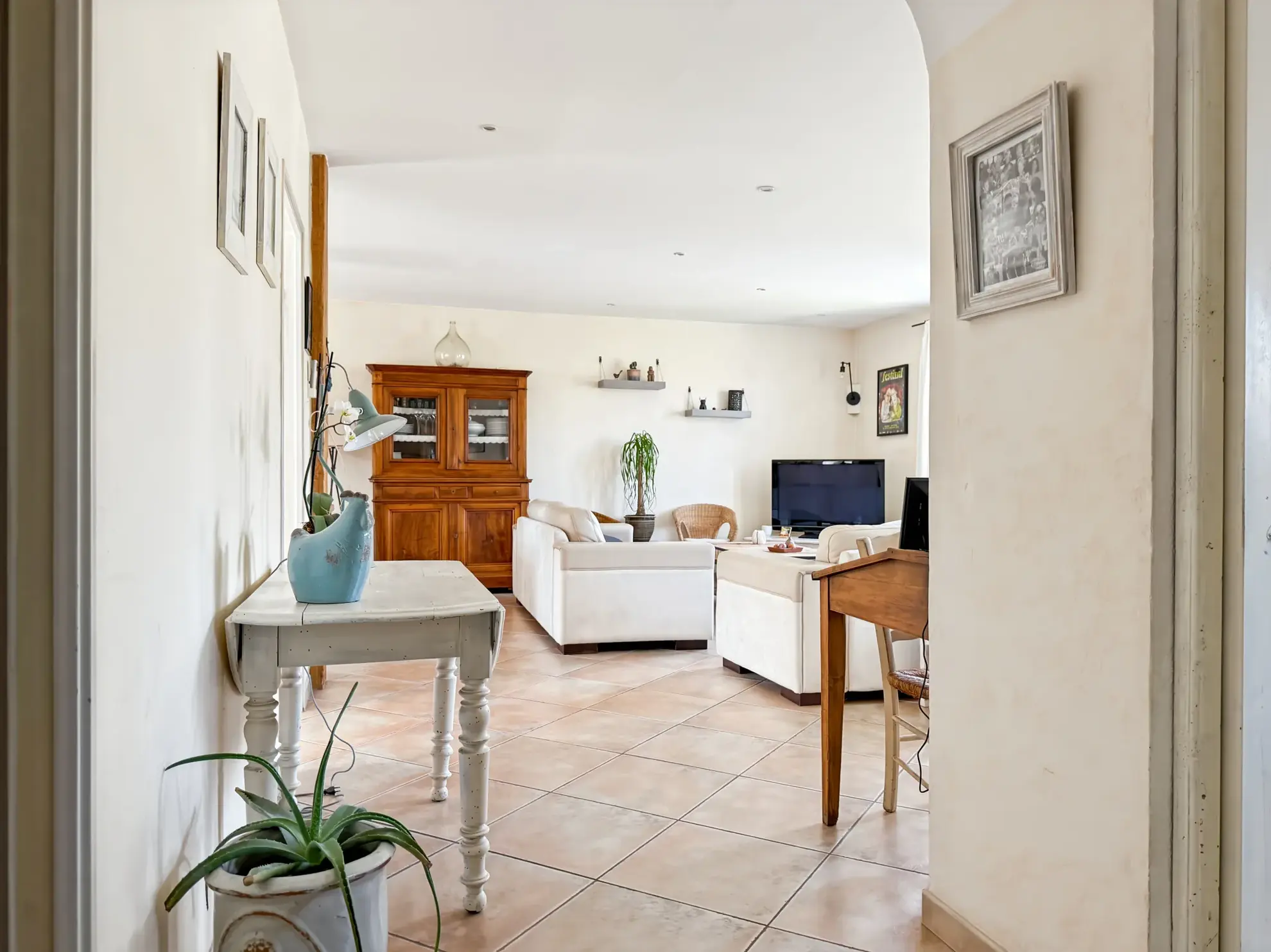 Maison lumineuse avec jardin et garage à Aubenas – Quartier calme 