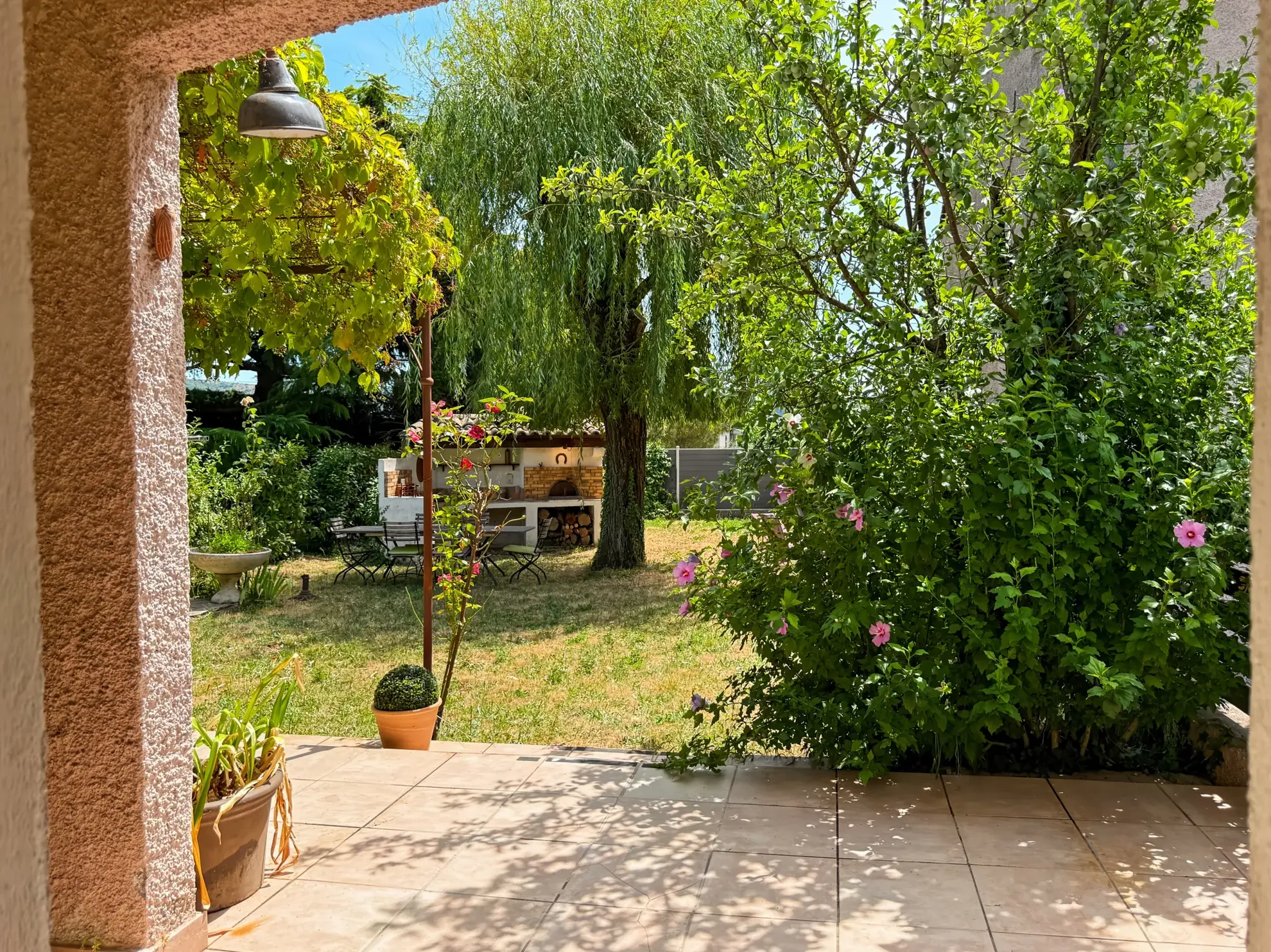 Maison lumineuse avec jardin et garage à Aubenas – Quartier calme 
