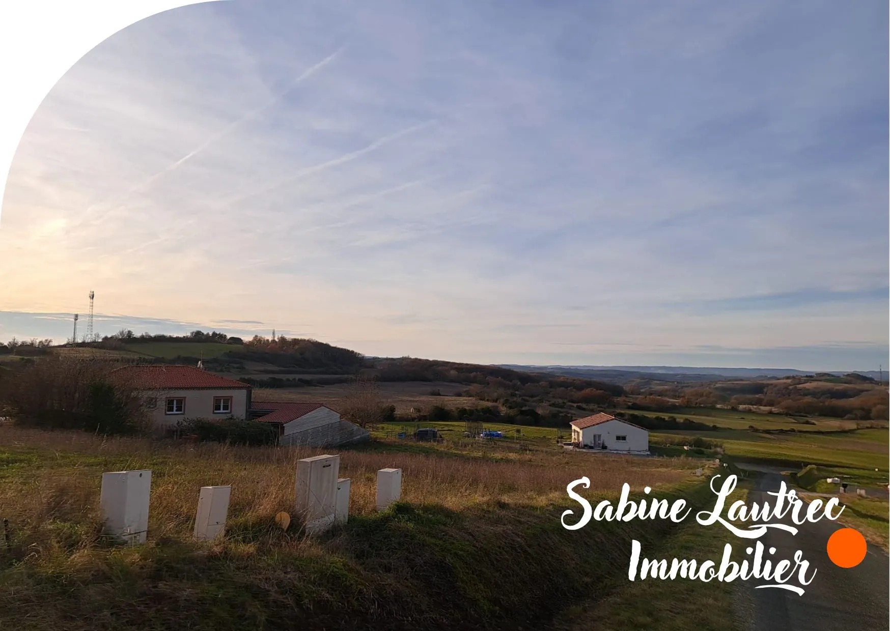 Terrain constructible de 902 m² à Lautrec avec vue imprenable