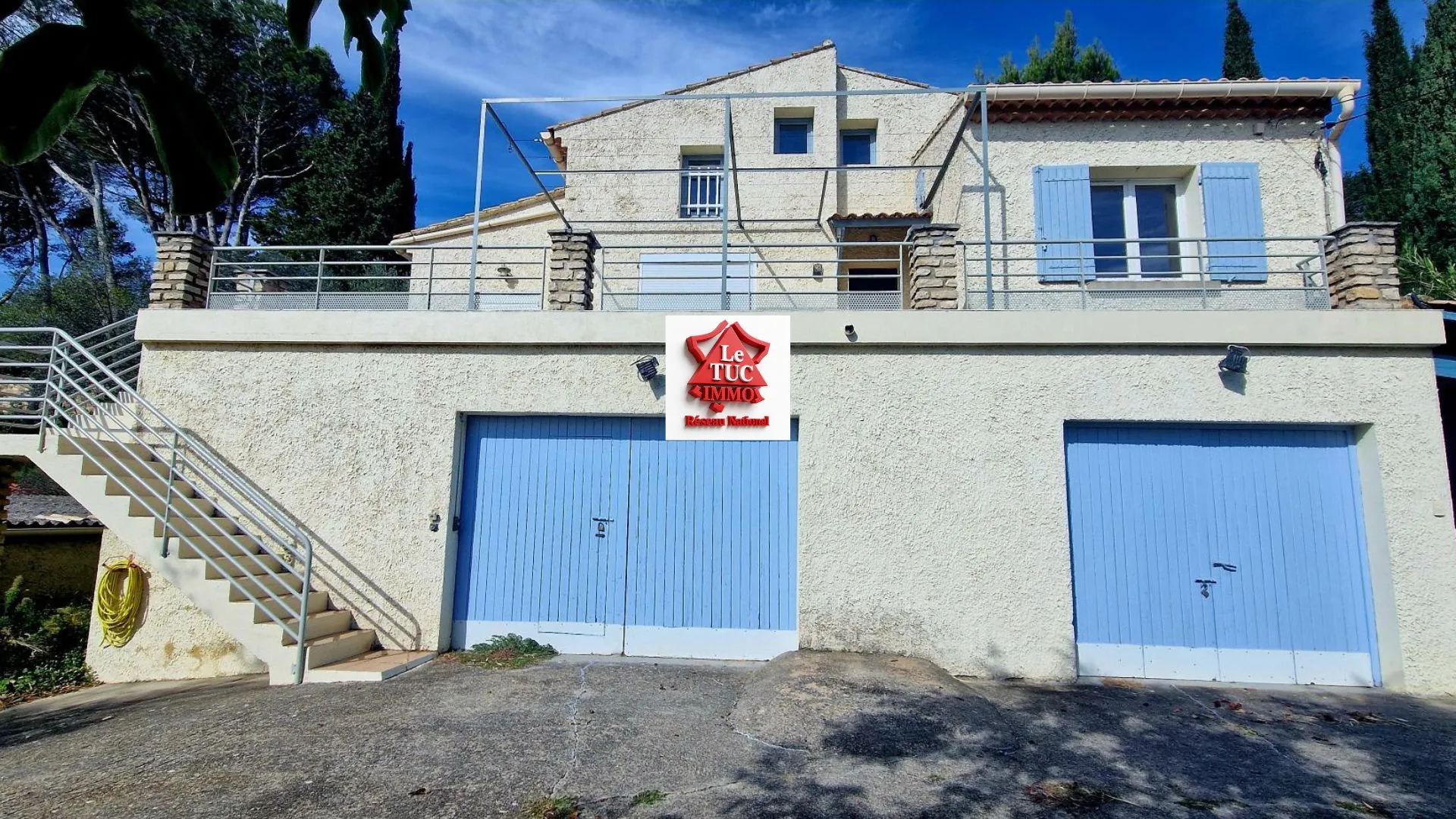 Belle maison familiale de 149 m² avec garages et vue sur Pont Saint Esprit 