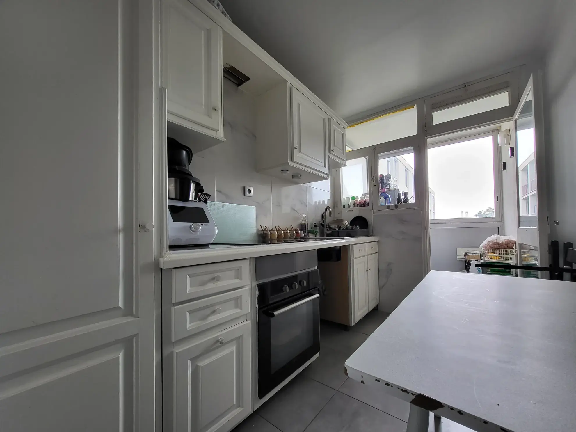 Appartement 3 pièces avec balcon, parking et cave à Marignane 