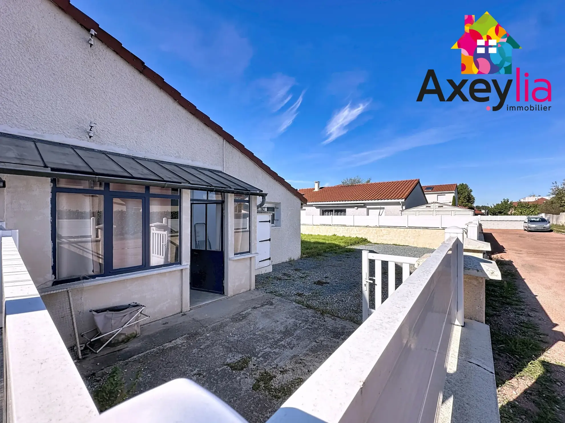 Appartement T3 en rez-de-jardin à Roanne avec parking et terrasse