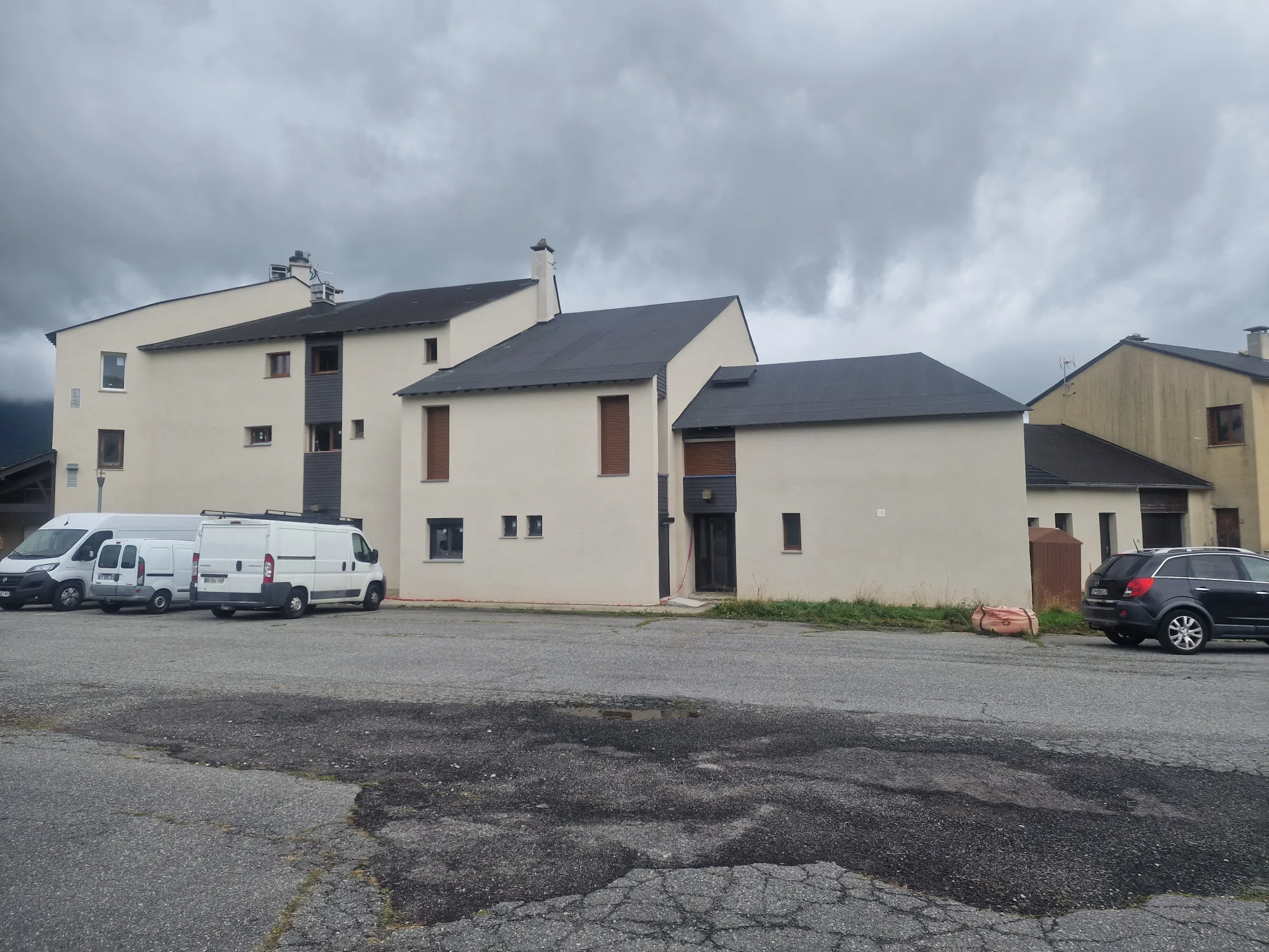 Appartement rénové à Puyvalador avec vue lac, ski et sécurisation complète 