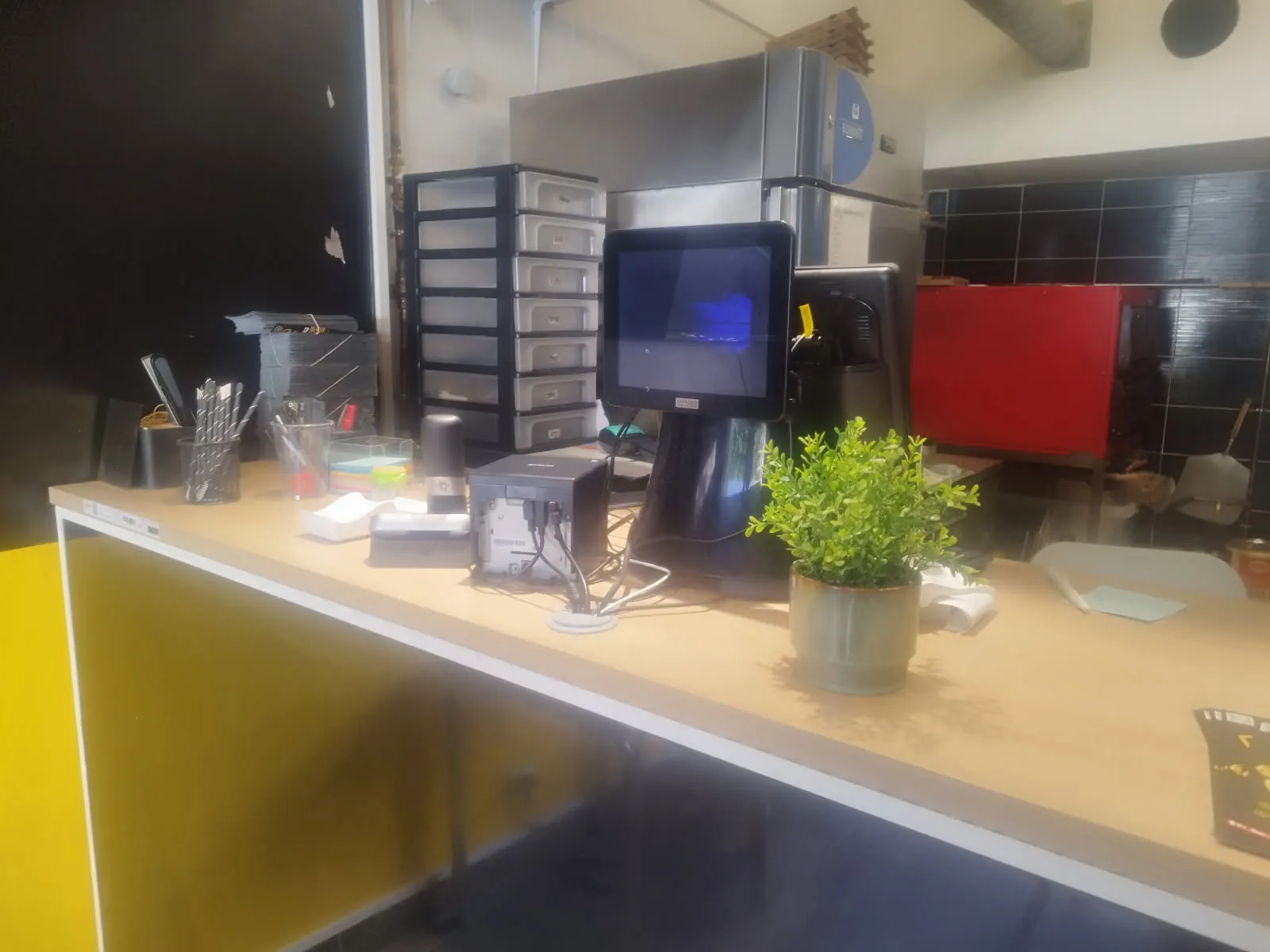 Snack à emporter avec terrasse à La Courneuve – Opportunité à saisir