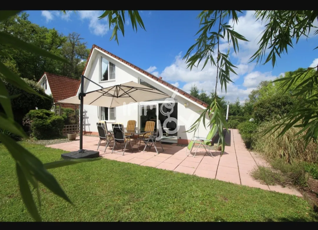 Villa de luxe de 107m² avec garage à Daumazan-sur-Arize, résidence prestigieuse avec services