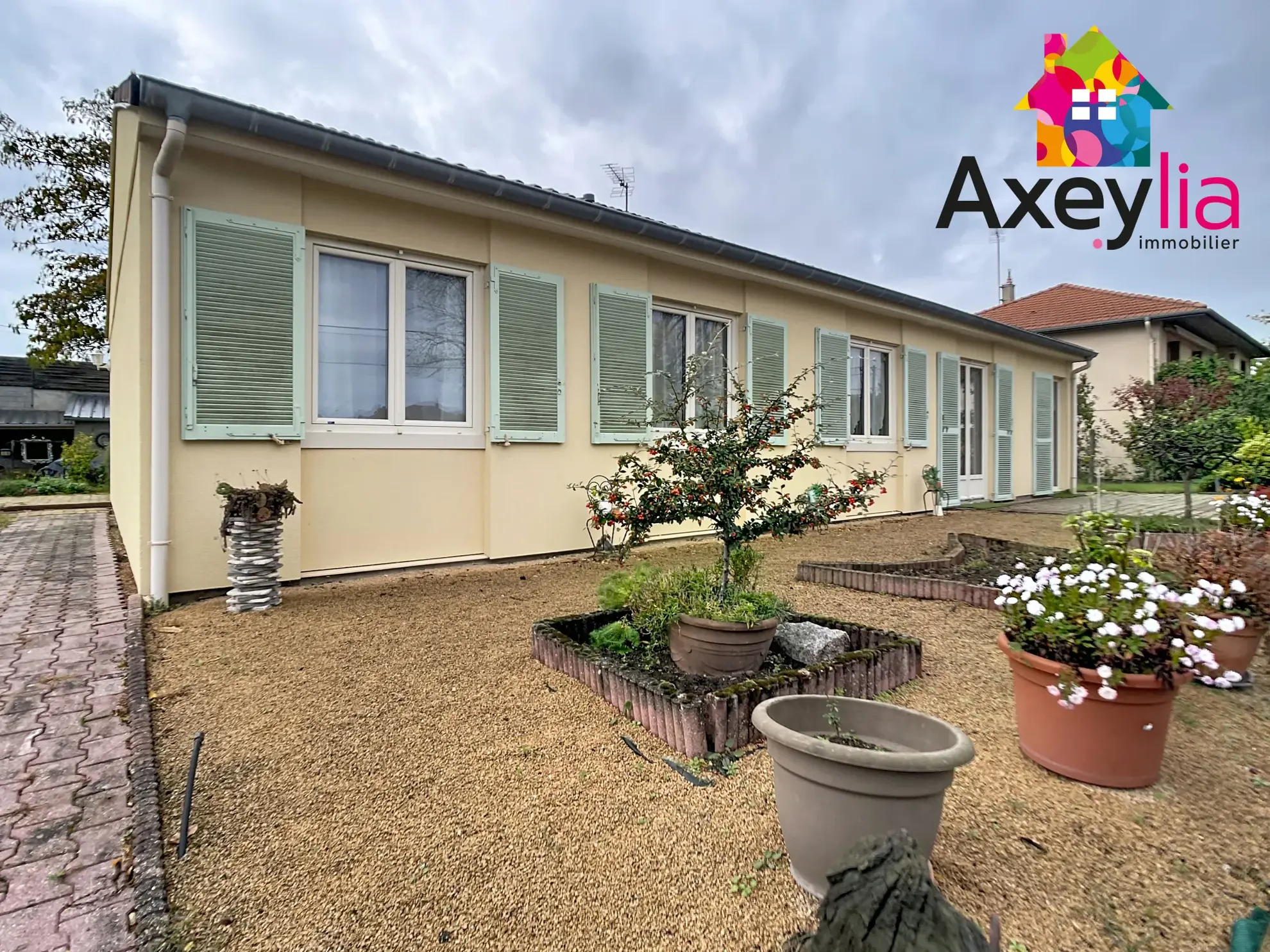 Maison de plain-pied à Mably avec 4 chambres, garage et terrain clos