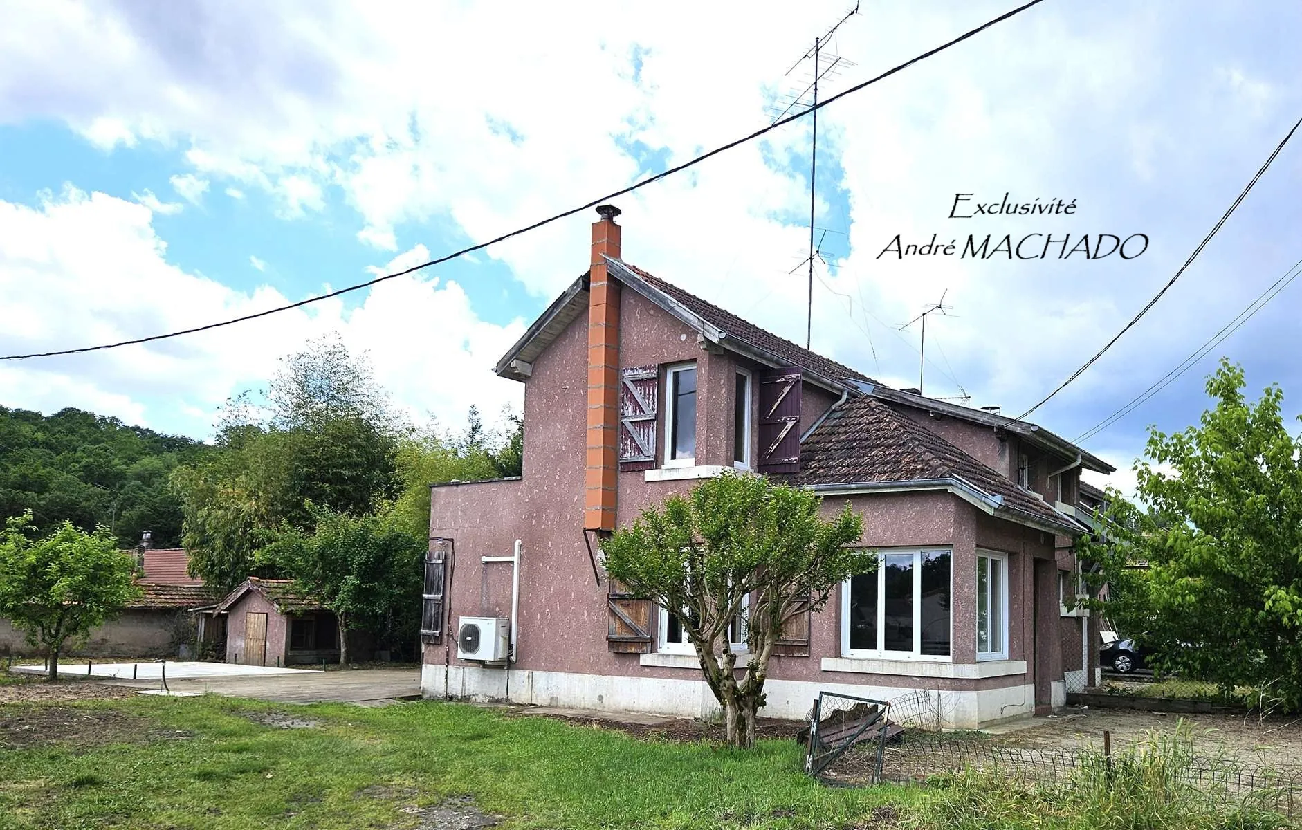 Maison mitoyenne de 90m² avec jardin à Vianne (47) – 3 chambres, terrasse et emplacement idéal