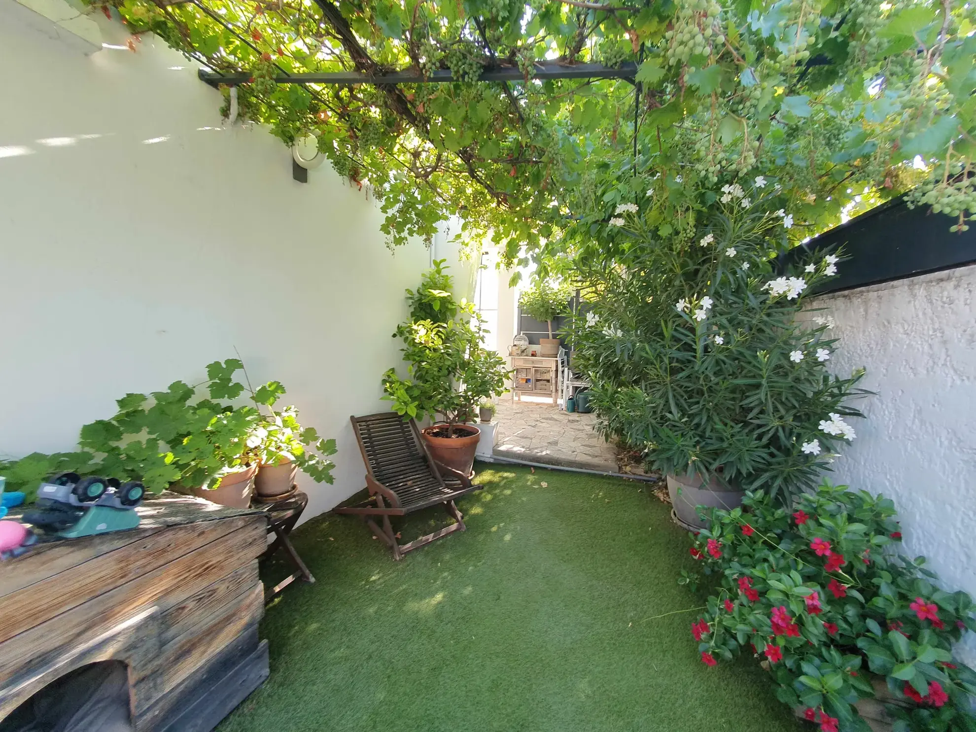 Villa rénovée avec jardin, patio et cave aux Angles proche d'Avignon