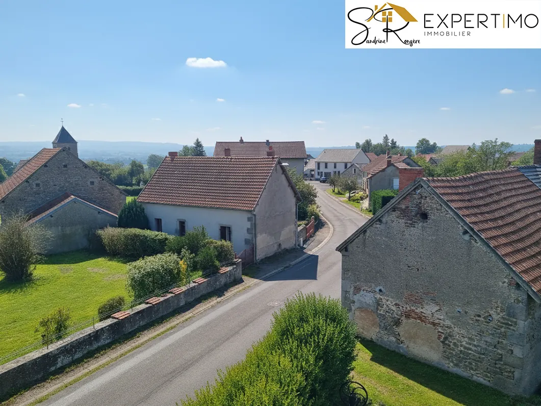 Maison à rénover avec grange et terrain à Buxières-sous-Montaigut à 55 000 € 