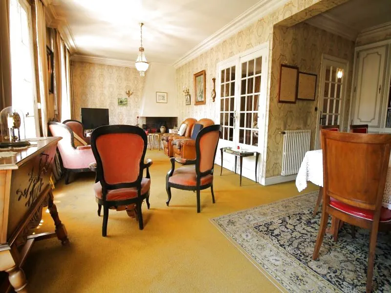 Vente maison historique avec magasin à Gourdon – Opportunité rare 