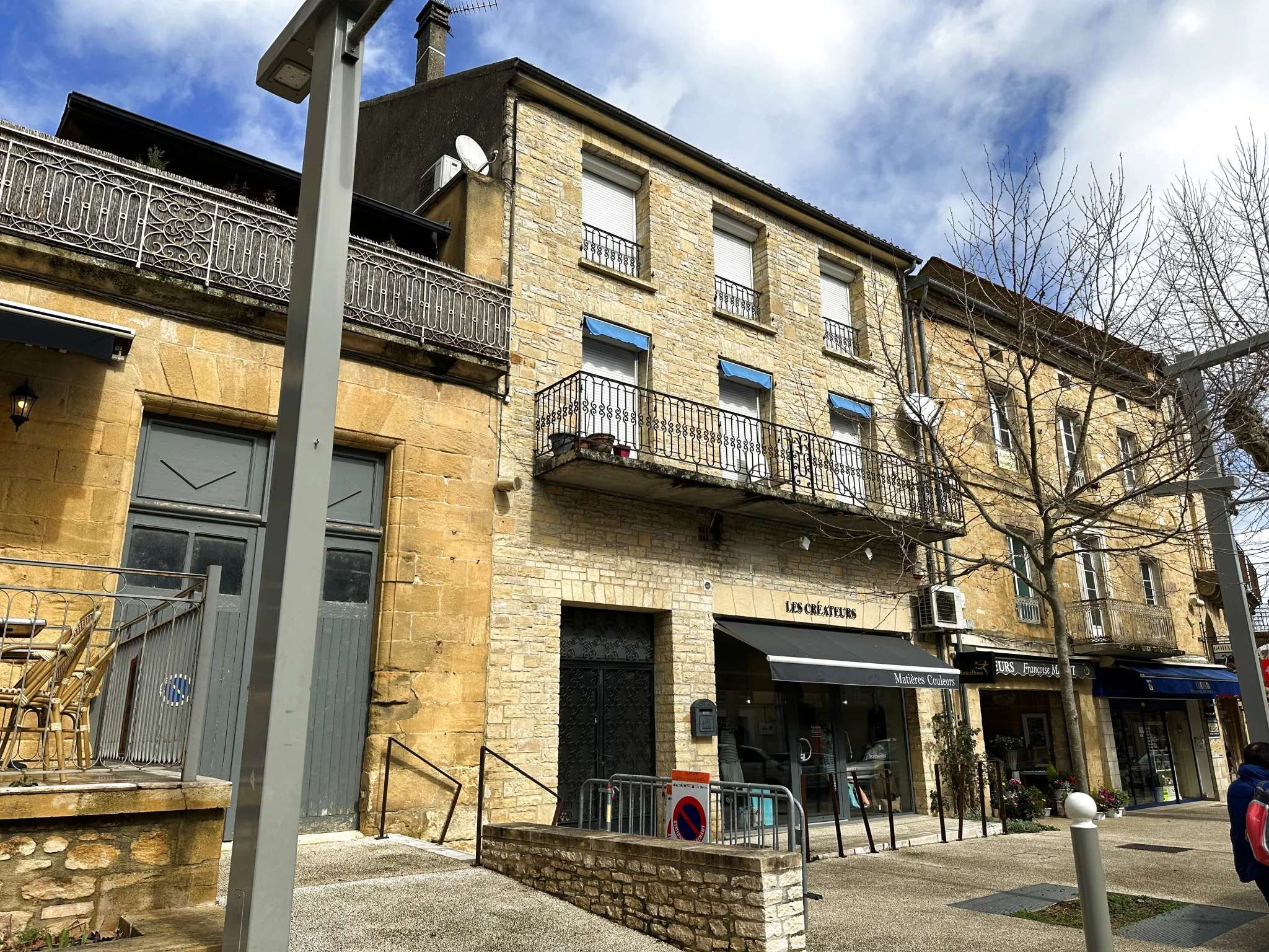 Vente maison historique avec magasin à Gourdon – Opportunité rare