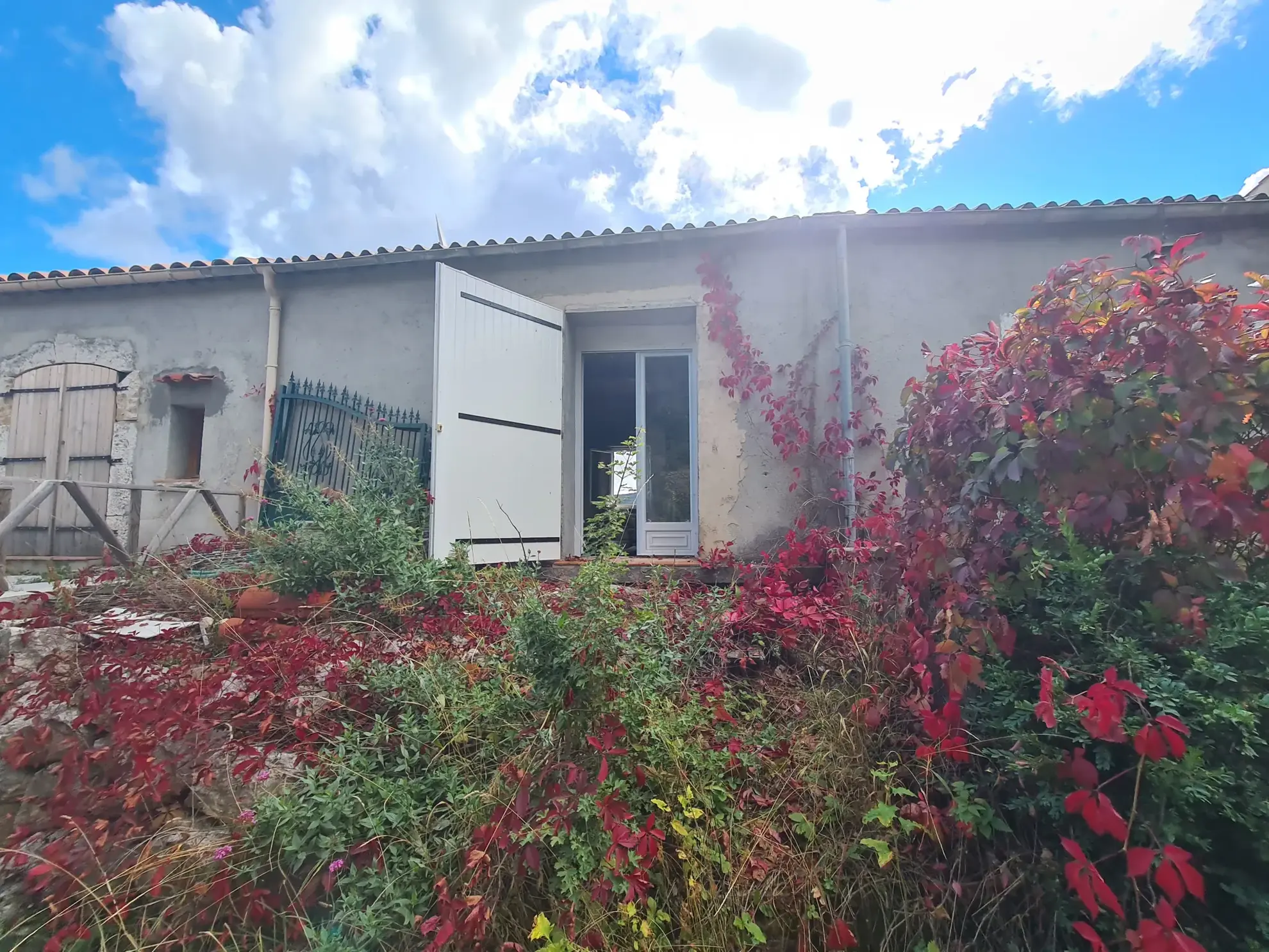 Maison à rénover avec garage et jardin à Andon – Opportunité pour investisseurs et artisans 