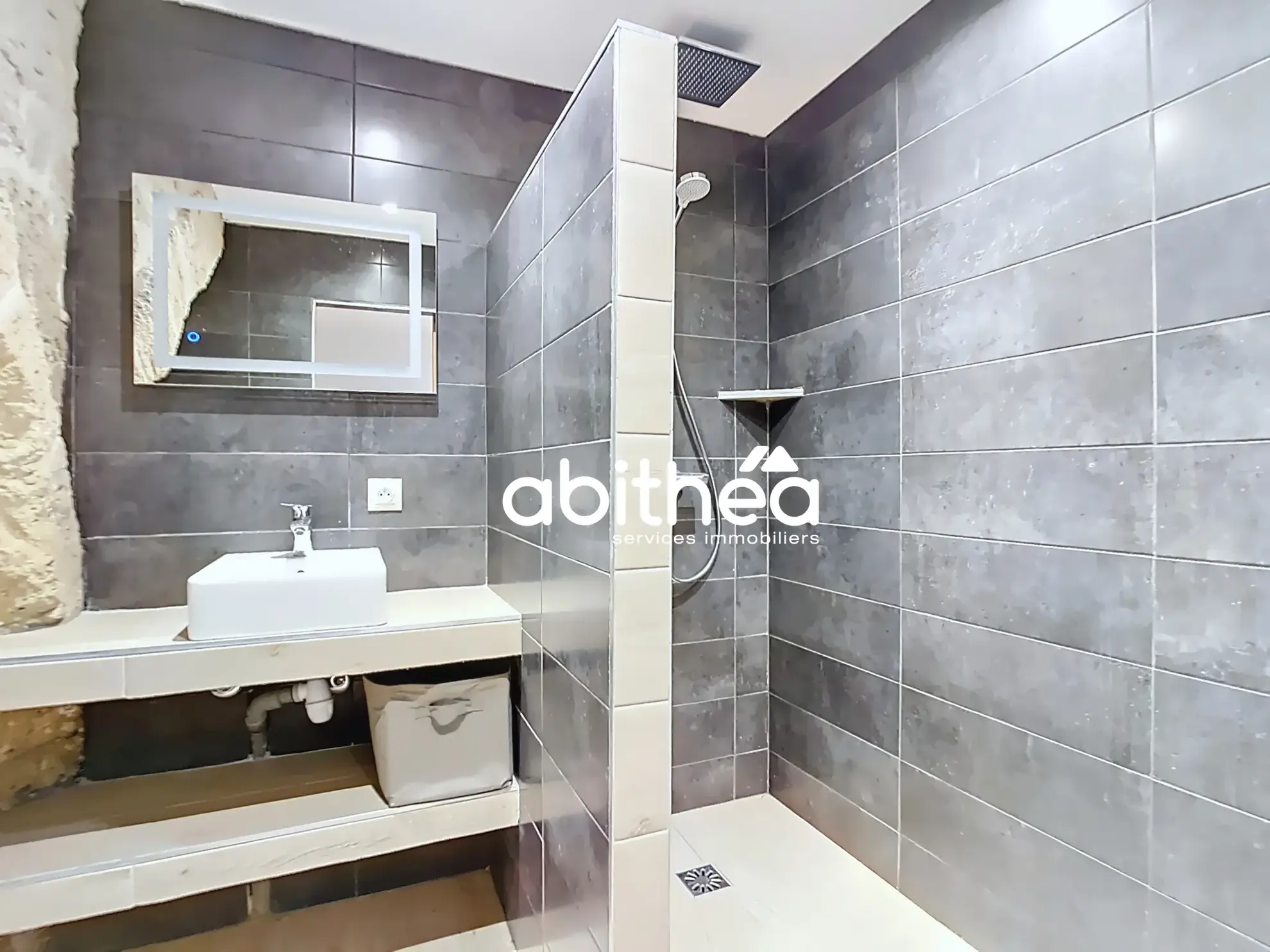 Maison de ville rénovée de 155 m² à Béziers, 7 chambres, idéal pour colocation ou famille 