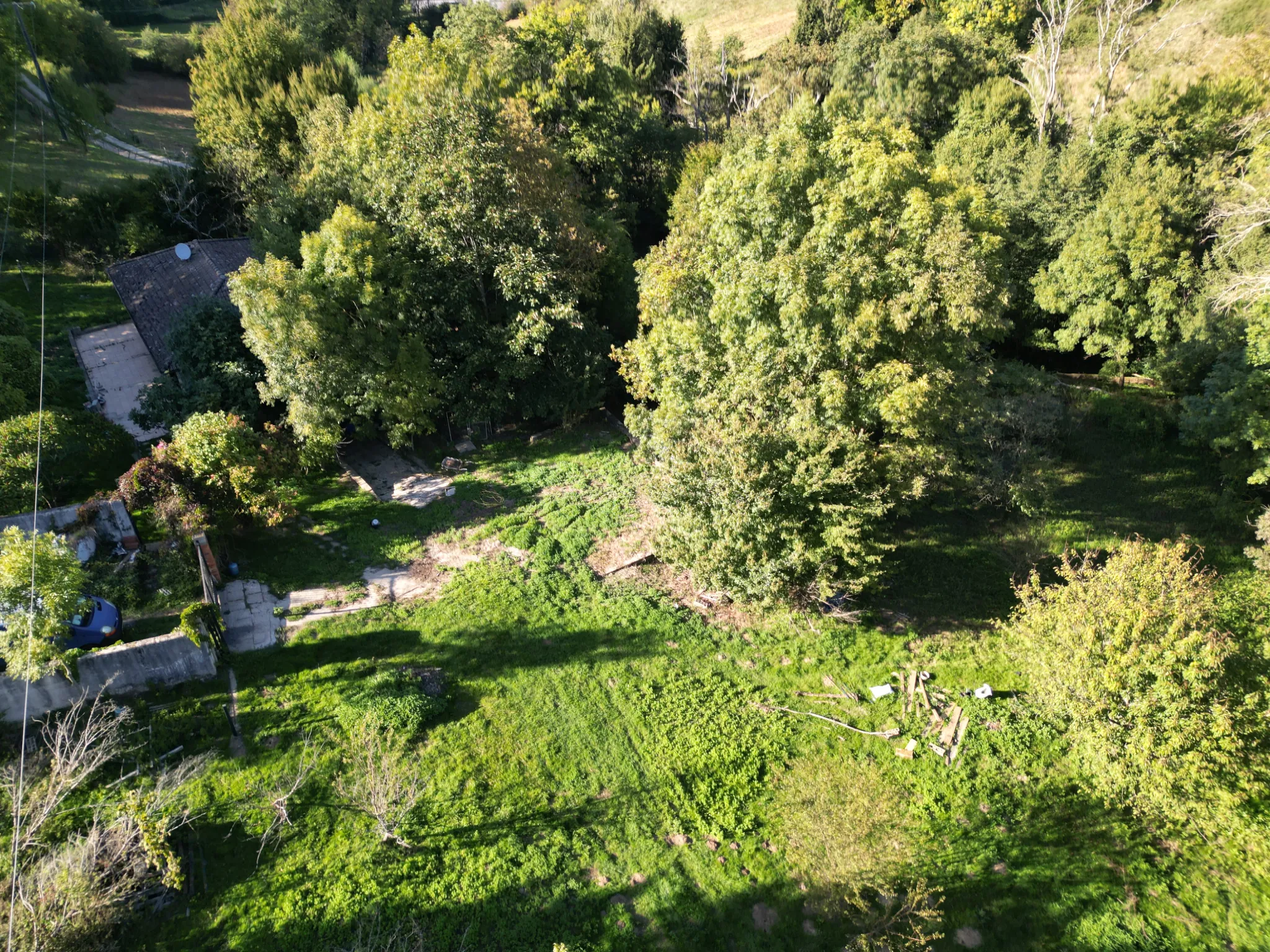 Maison à rénover avec grand terrain à Cour et Buis (38200) 