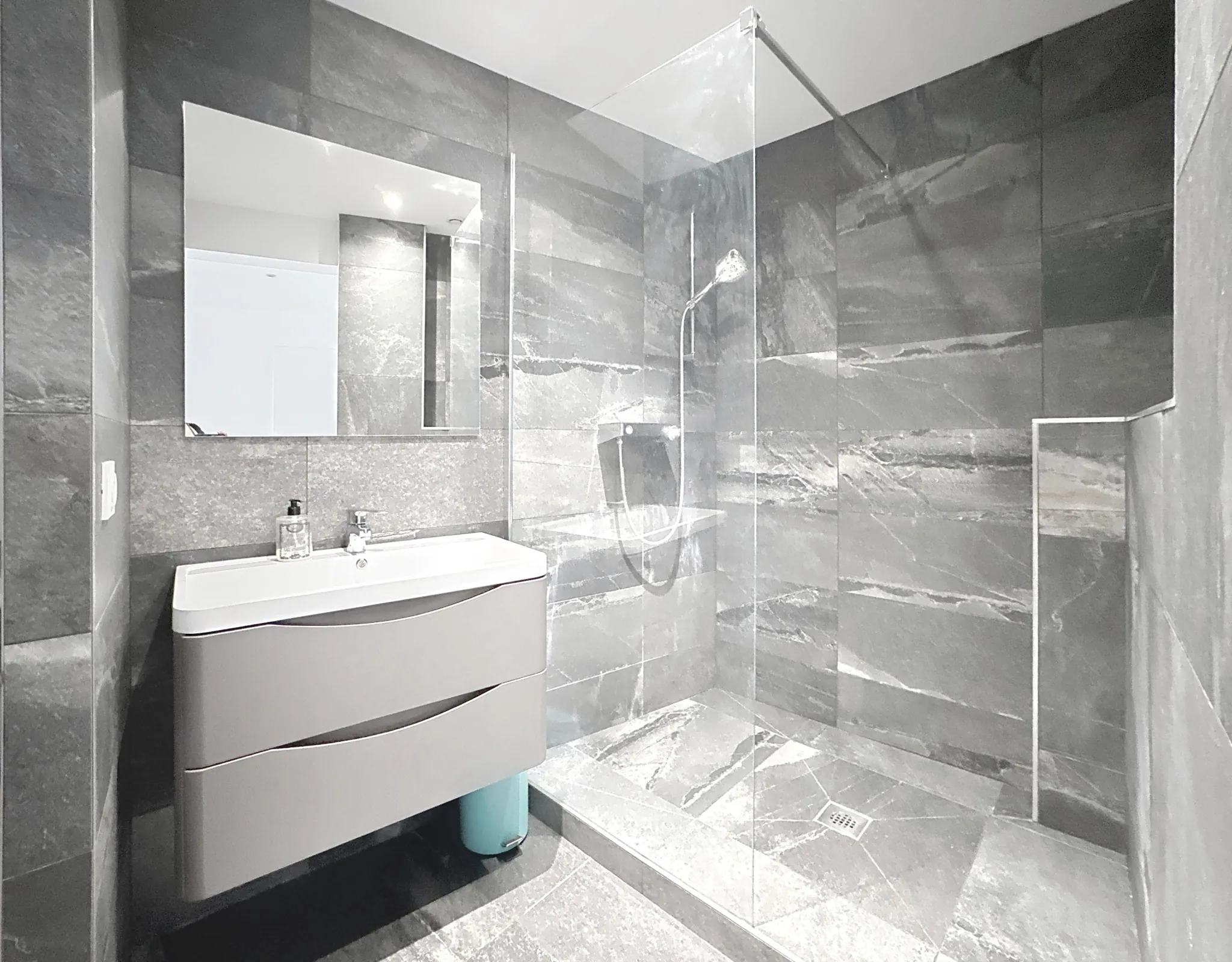 Appartement T2 rénové à Grenoble Foch/Ferrié – 55 m², emplacement privilégié 