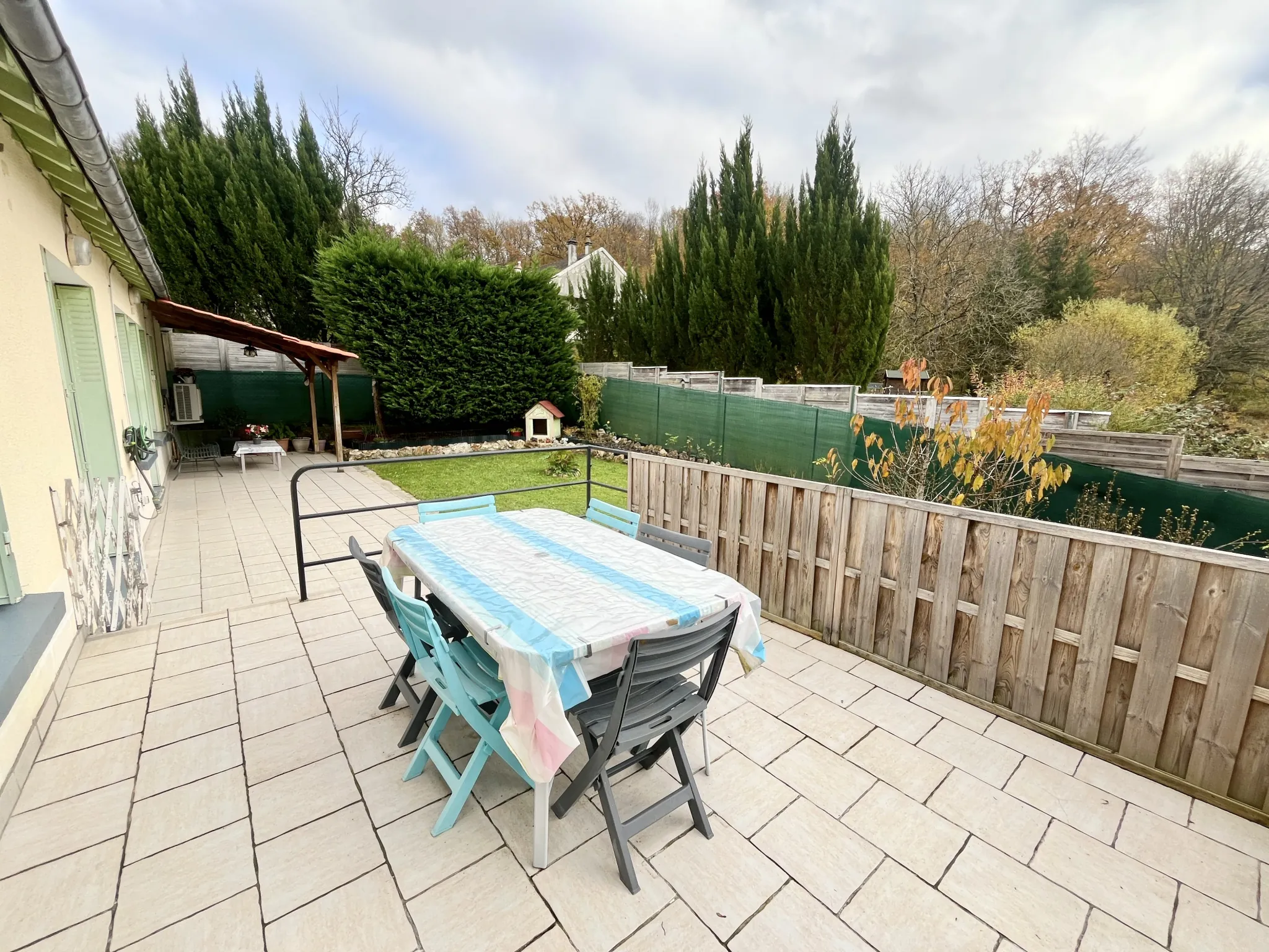 Maison de plain-pied à Rebais de 73 m² avec jardin calme et vue dégagée 