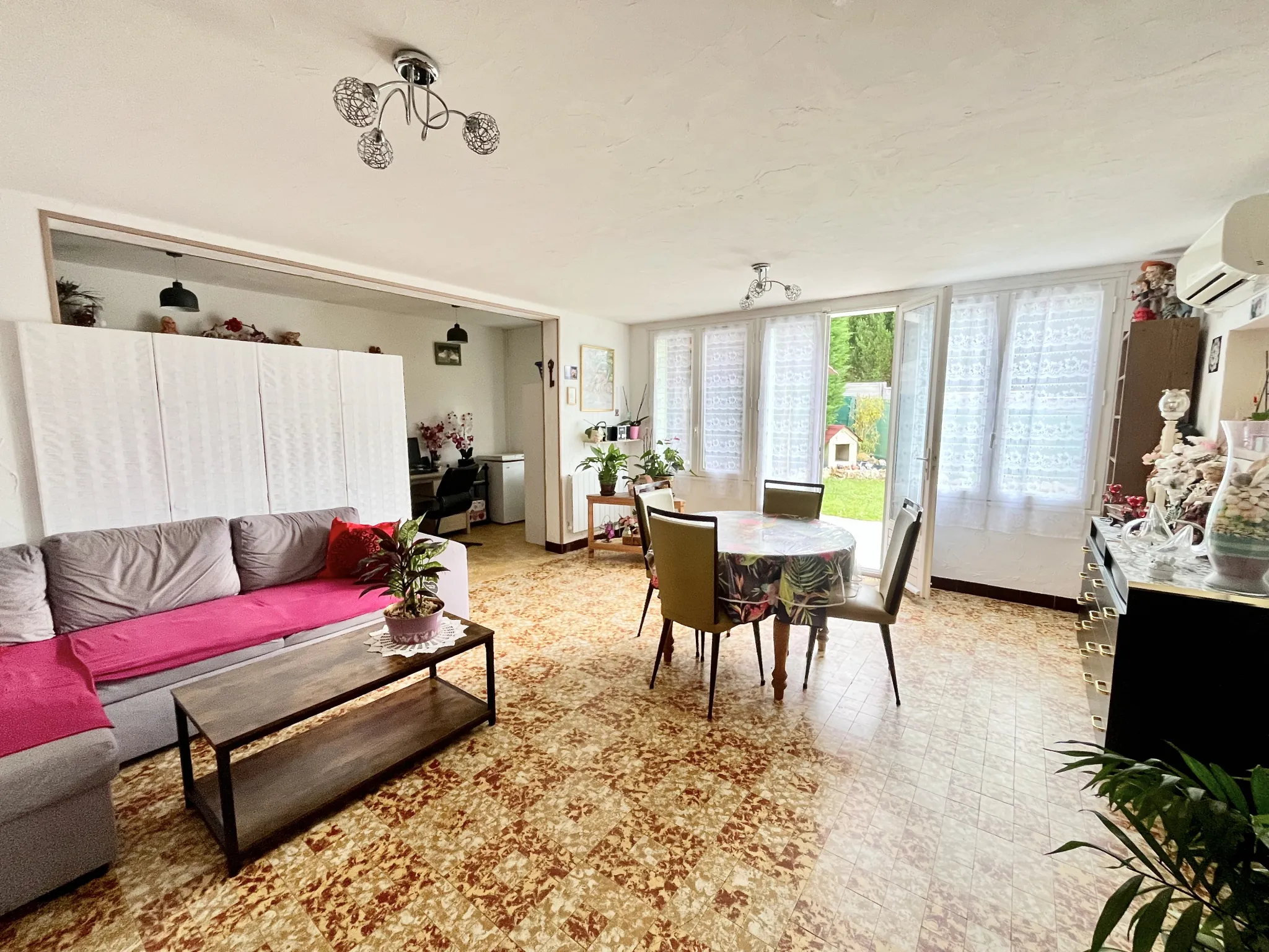 Maison de plain-pied à Rebais de 73 m² avec jardin calme et vue dégagée 