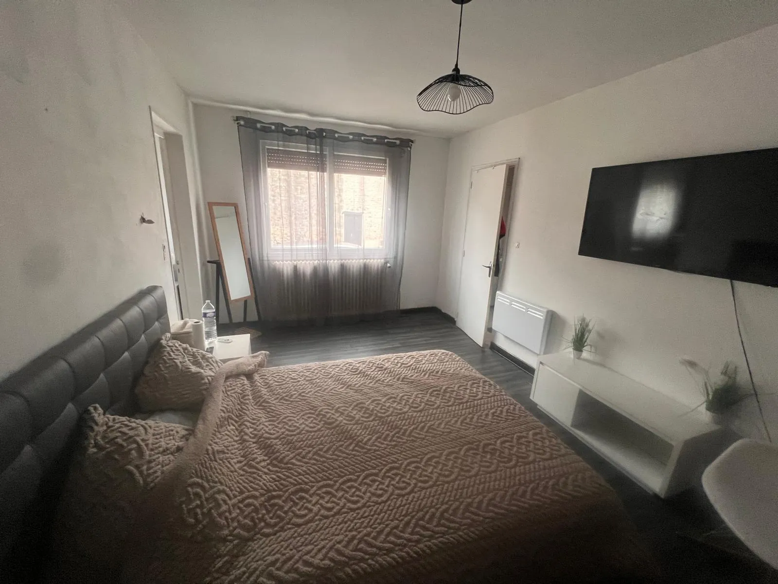 Ensemble immobilier à Etampes avec maison, grenier aménageable et dépendances 