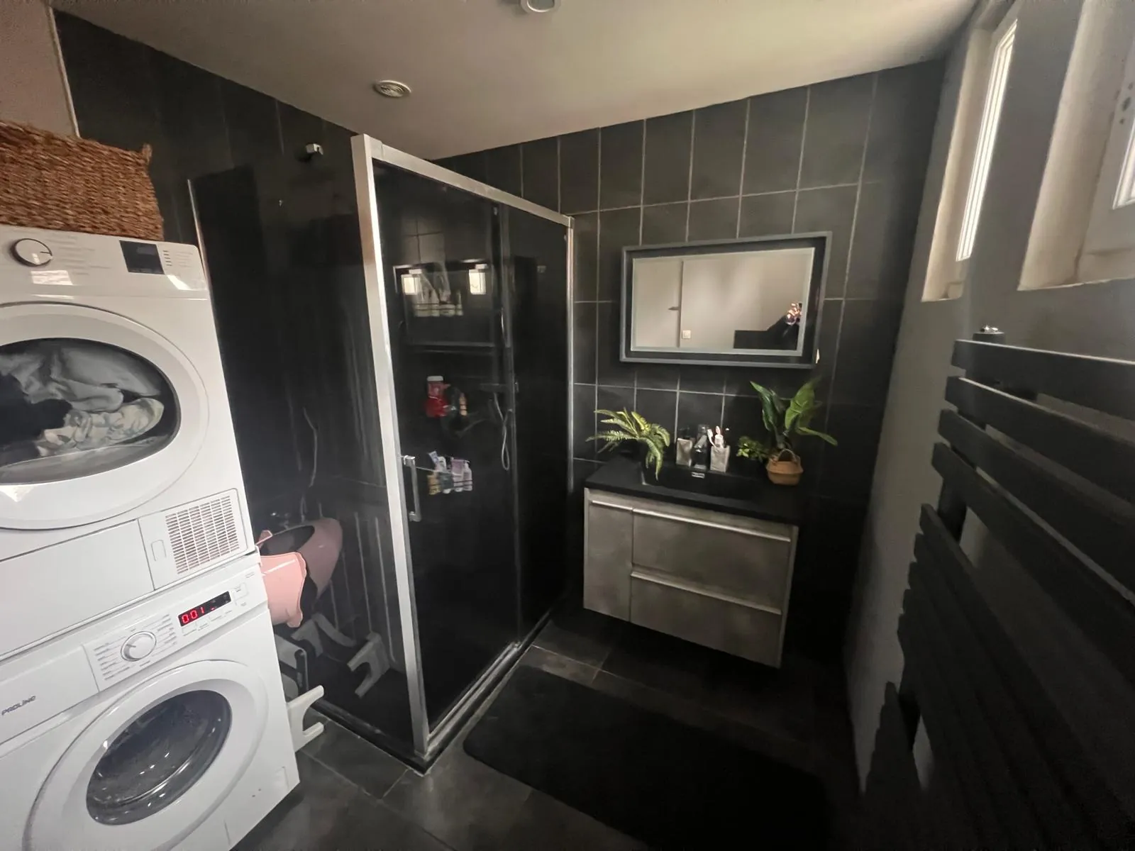 Ensemble immobilier à Etampes avec maison, grenier aménageable et dépendances 