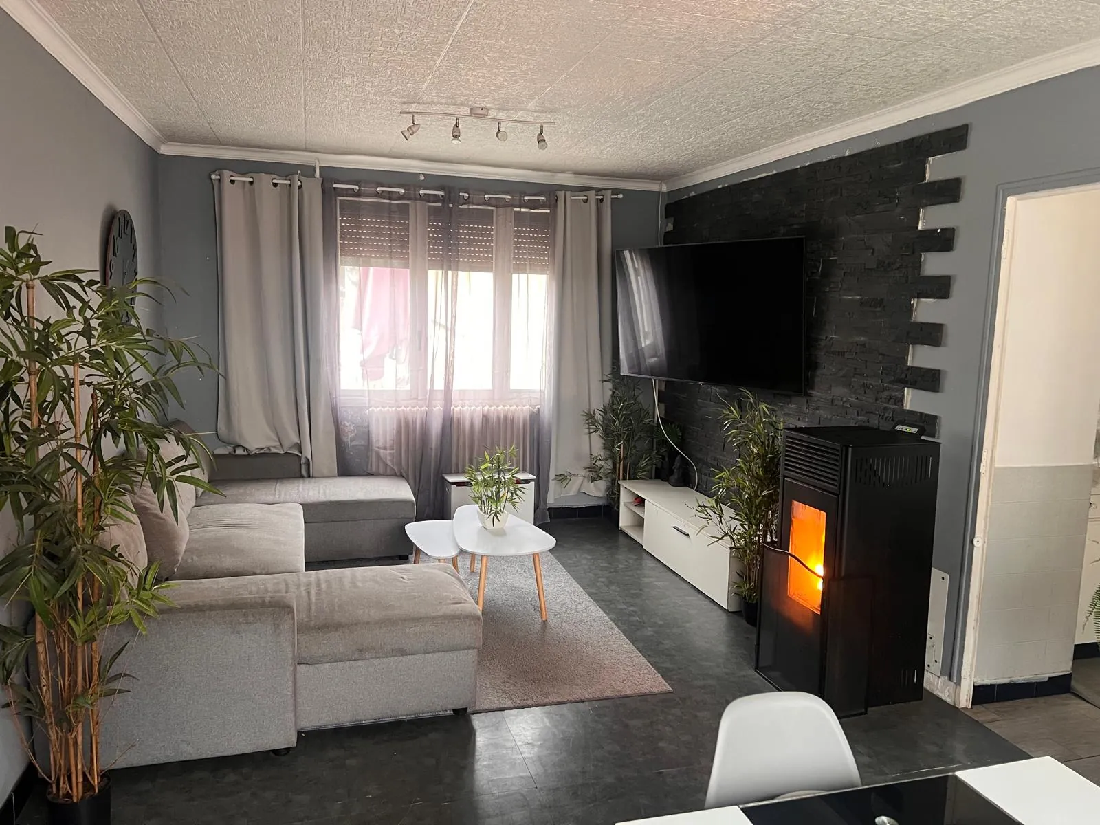 Ensemble immobilier à Etampes avec maison, grenier aménageable et dépendances 