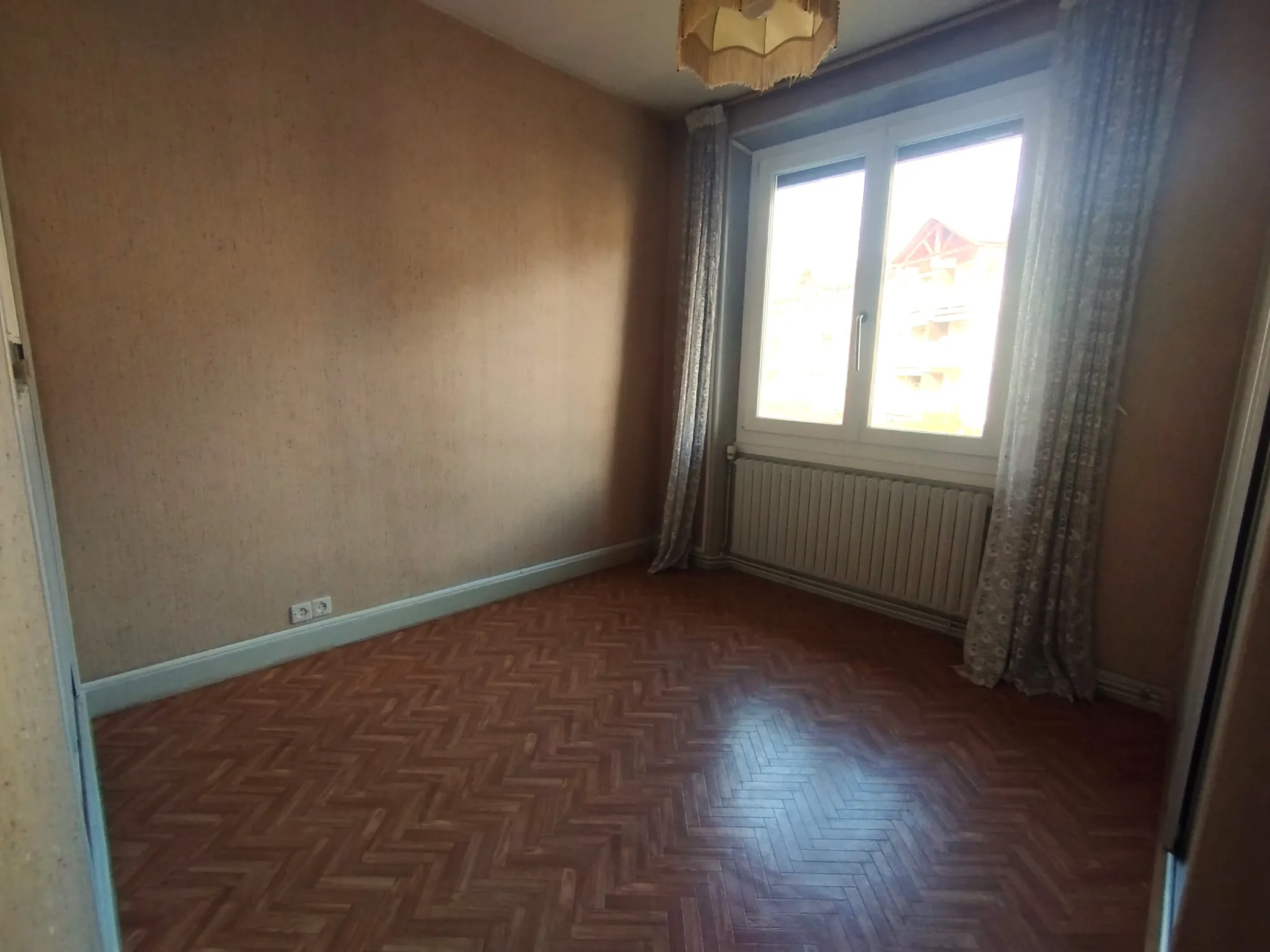 Appartement T4 lumineux de 66 m² à Pont de Claix avec garage et cave 