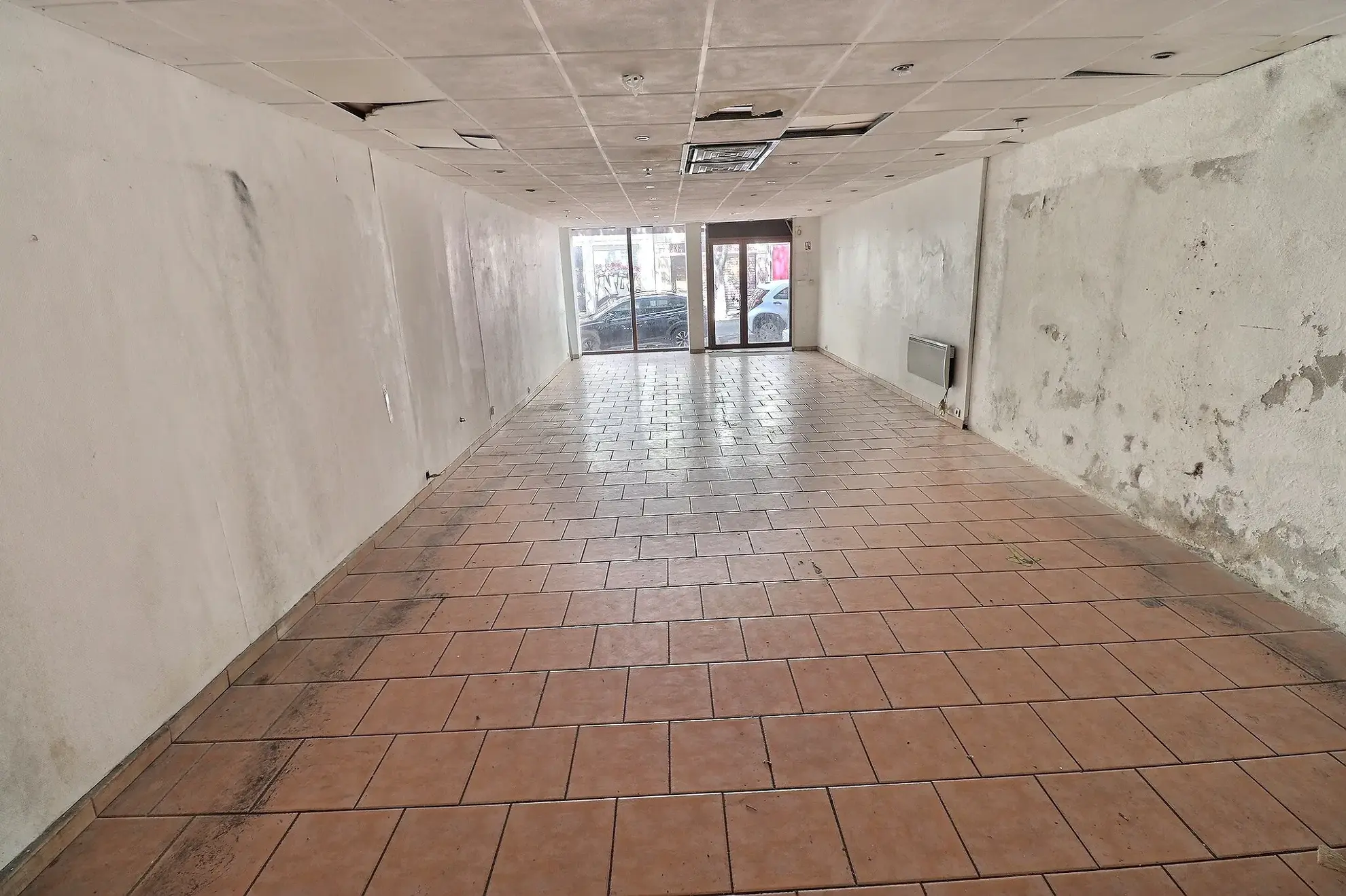 Mur commercial à vendre à Marseille sur le Boulevard de la Libération - Opportunité d'investissement 