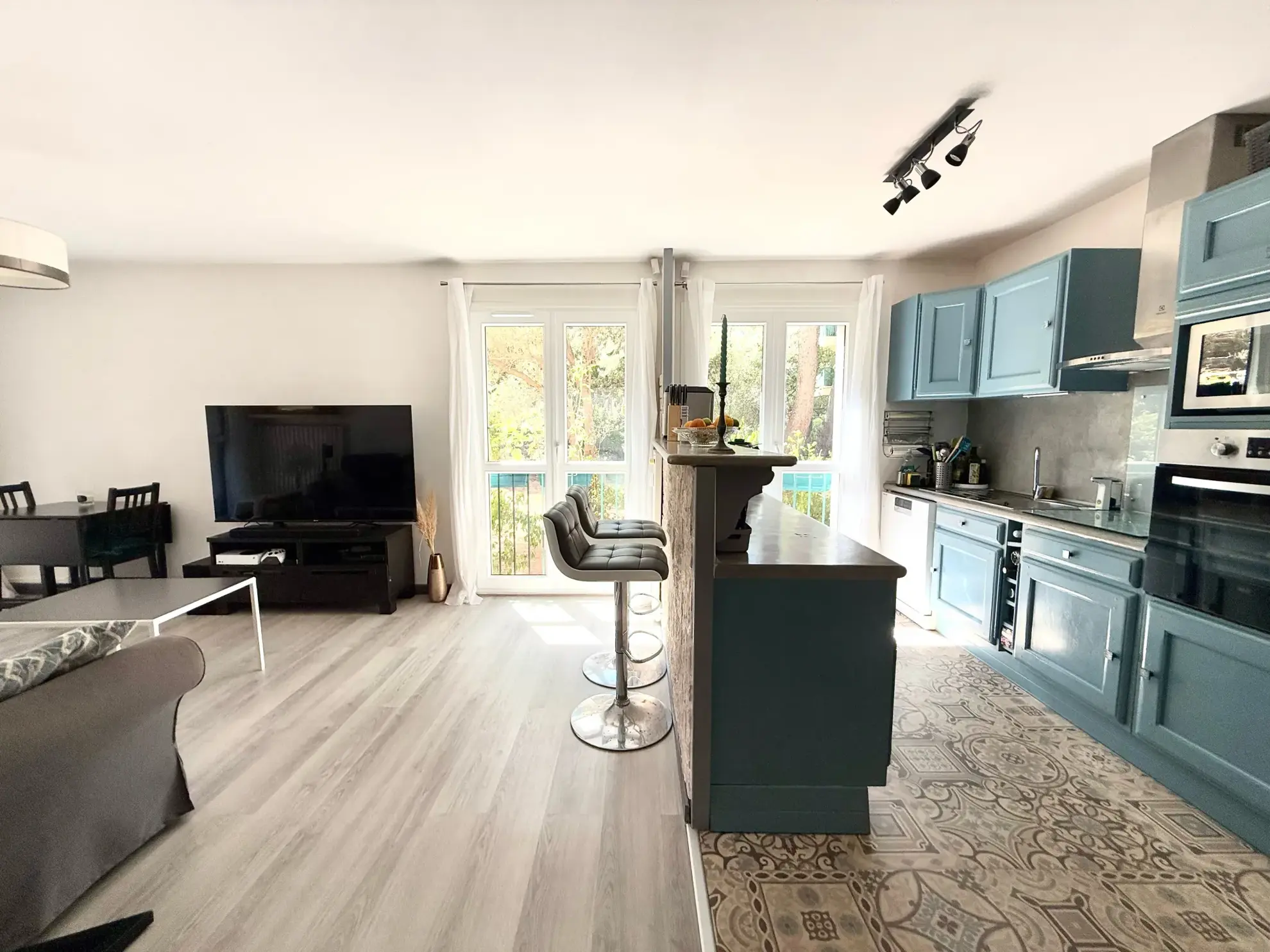 Appartement 3 pièces à Toulon - Calme, lumineux avec balcon et parking 