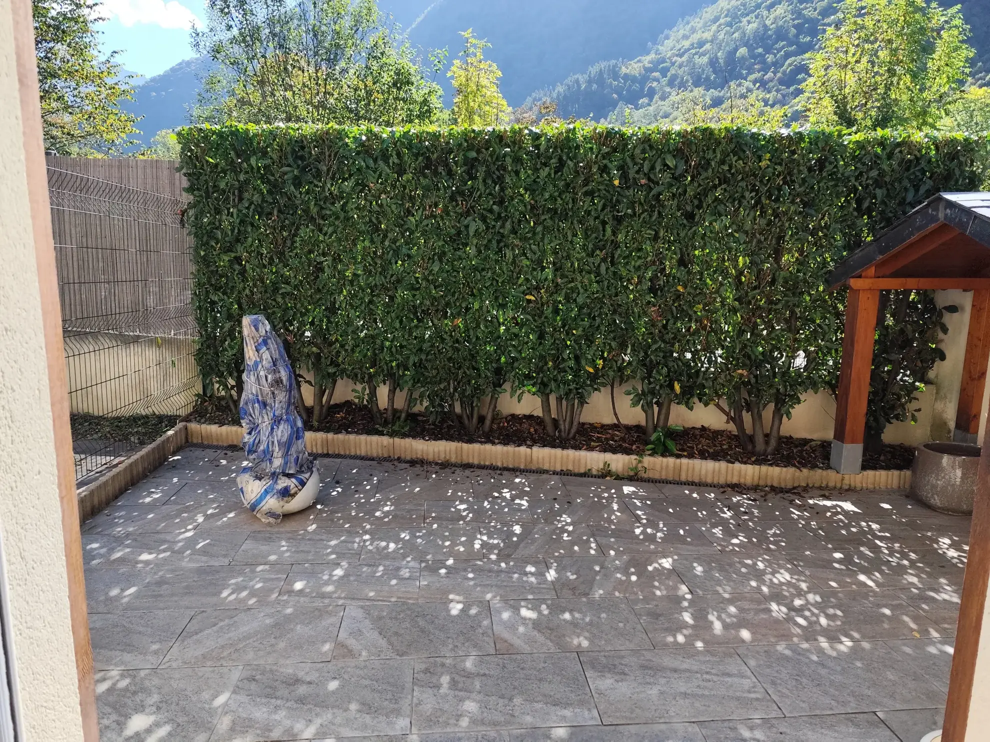 Maison récente avec terrasse et vue montagne à Saint Mamet près de Bagnères-de-Luchon 