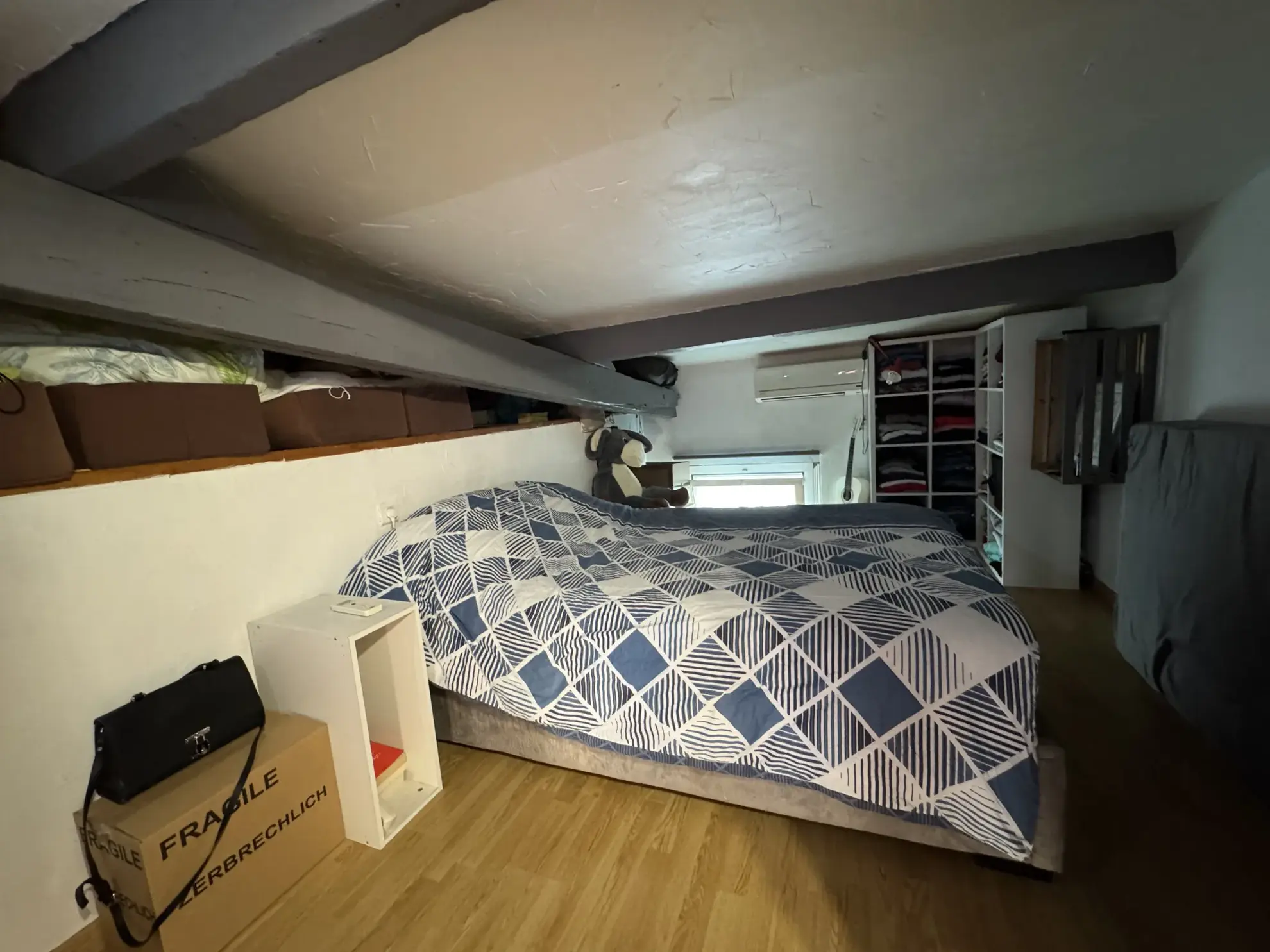 Appartement 3 pièces lumineux avec balcon au centre de Menton 