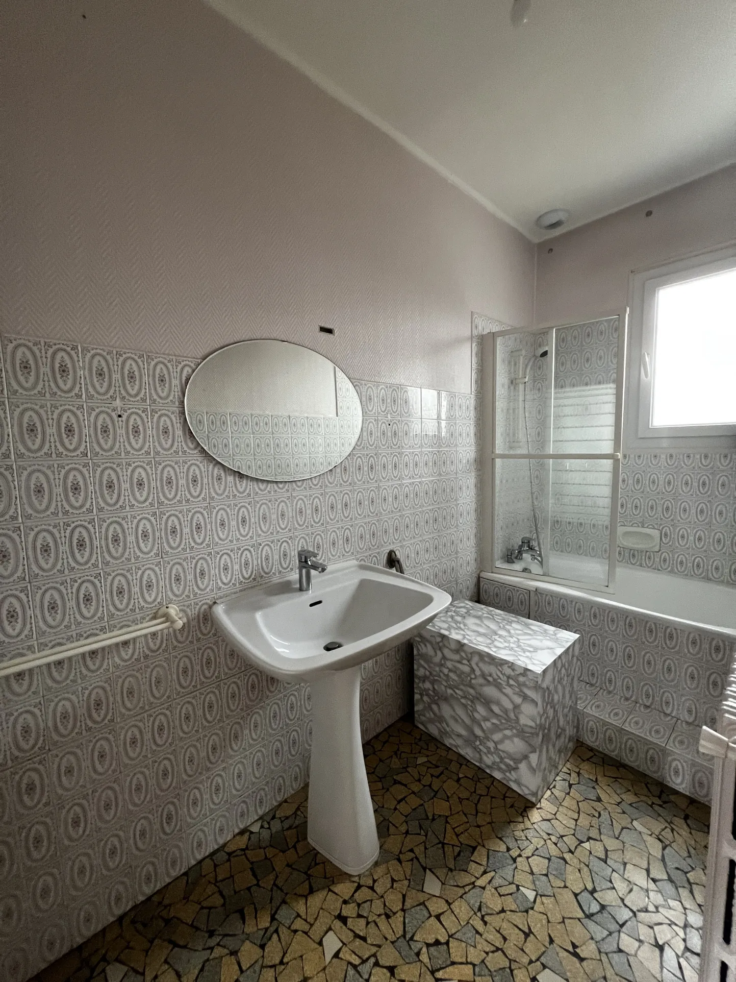 Maison à vendre avec jardin et garage à Saint-Macaire, secteur recherché 