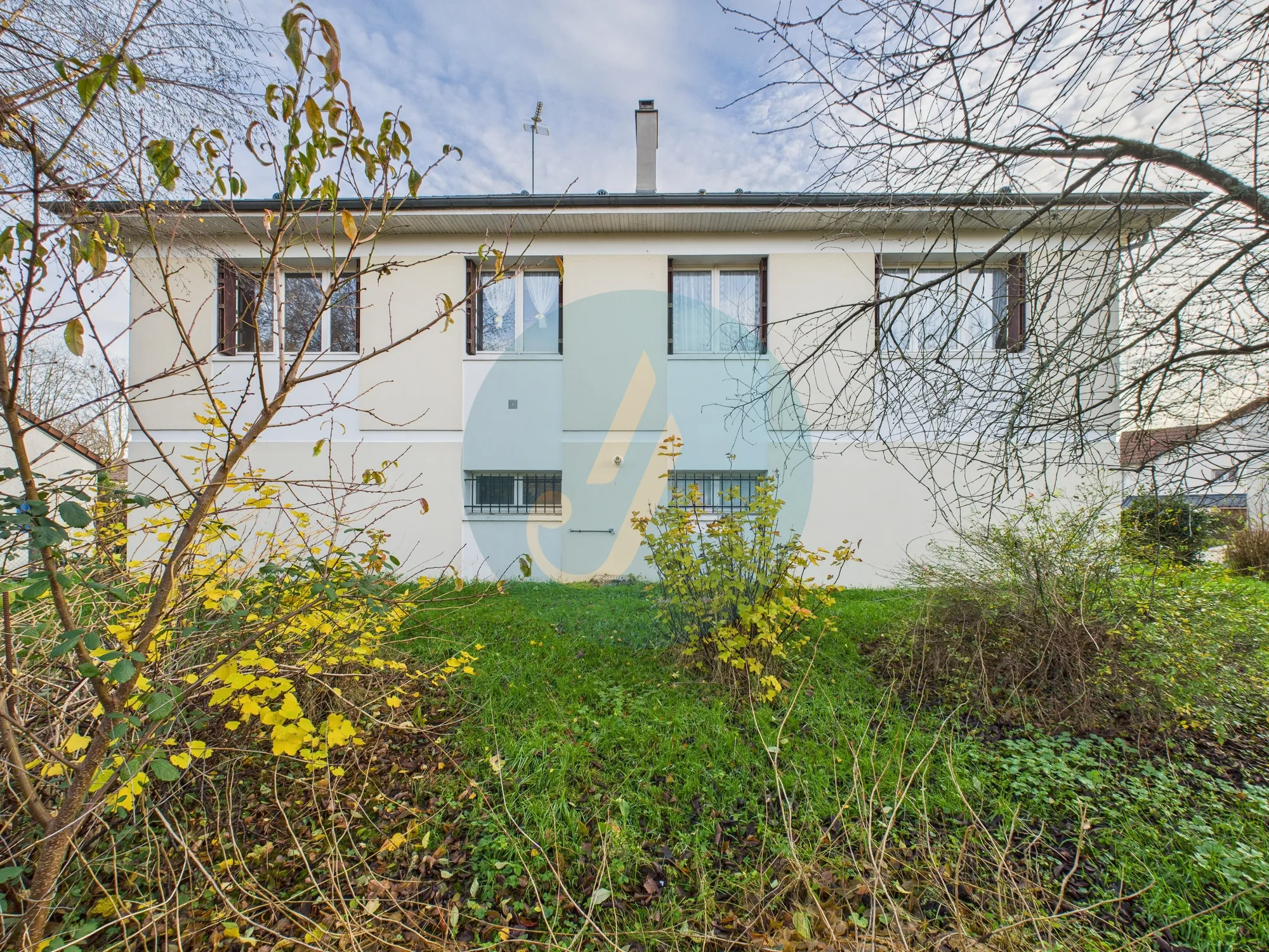 Pavillon familial de 186 m² à Fourchambault avec terrain clos et garage 