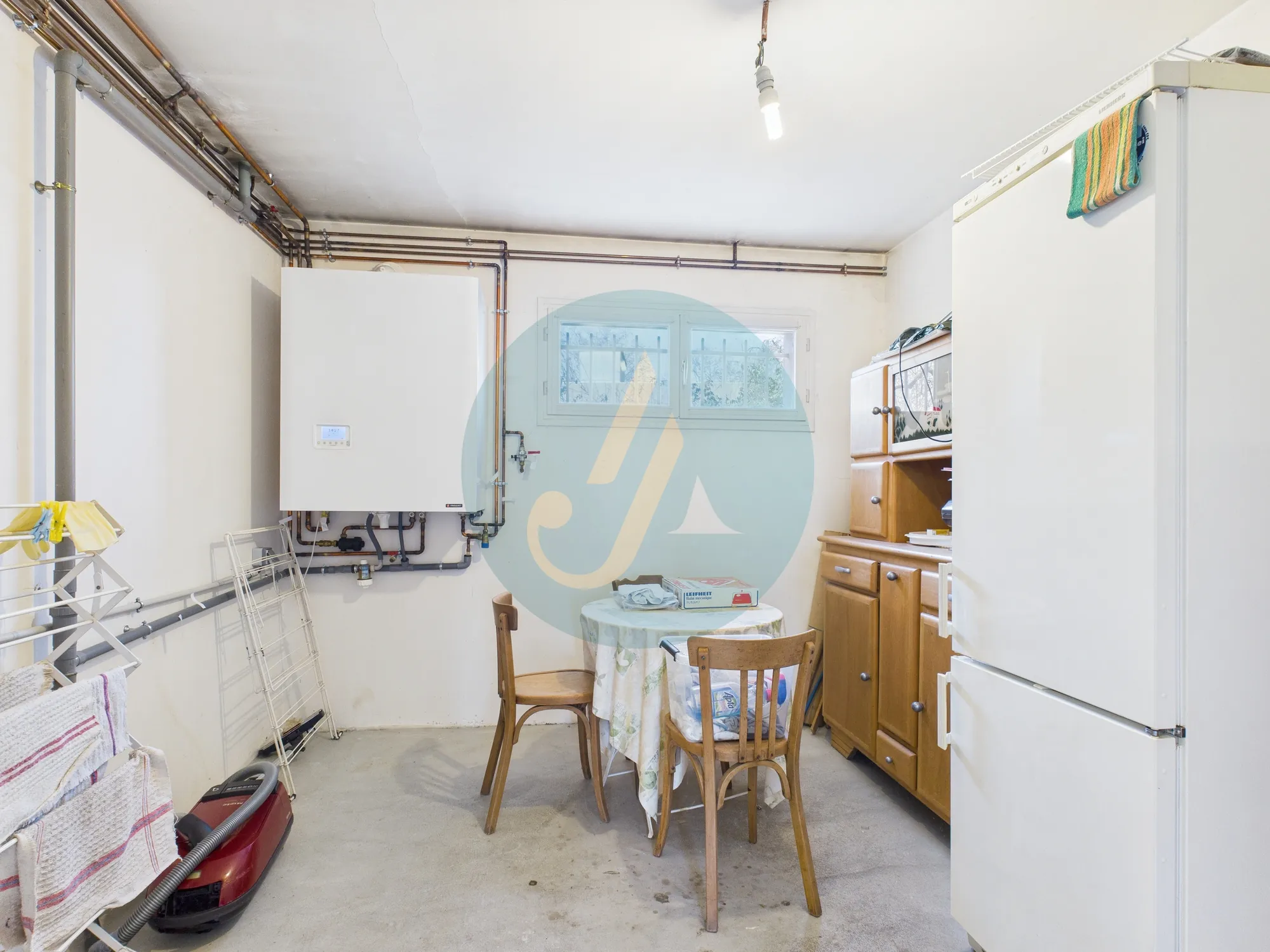 Pavillon familial de 186 m² à Fourchambault avec terrain clos et garage 