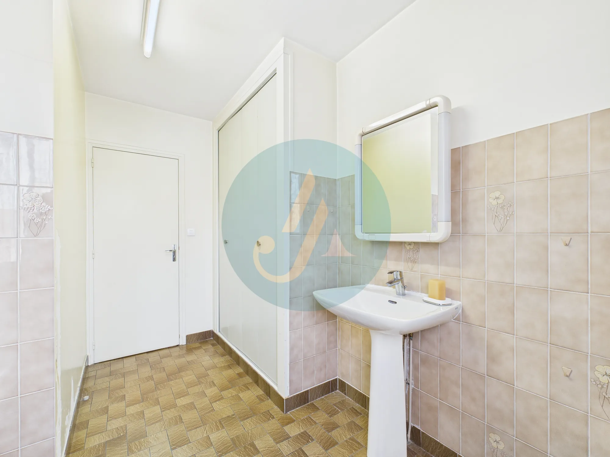 Pavillon familial de 186 m² à Fourchambault avec terrain clos et garage 