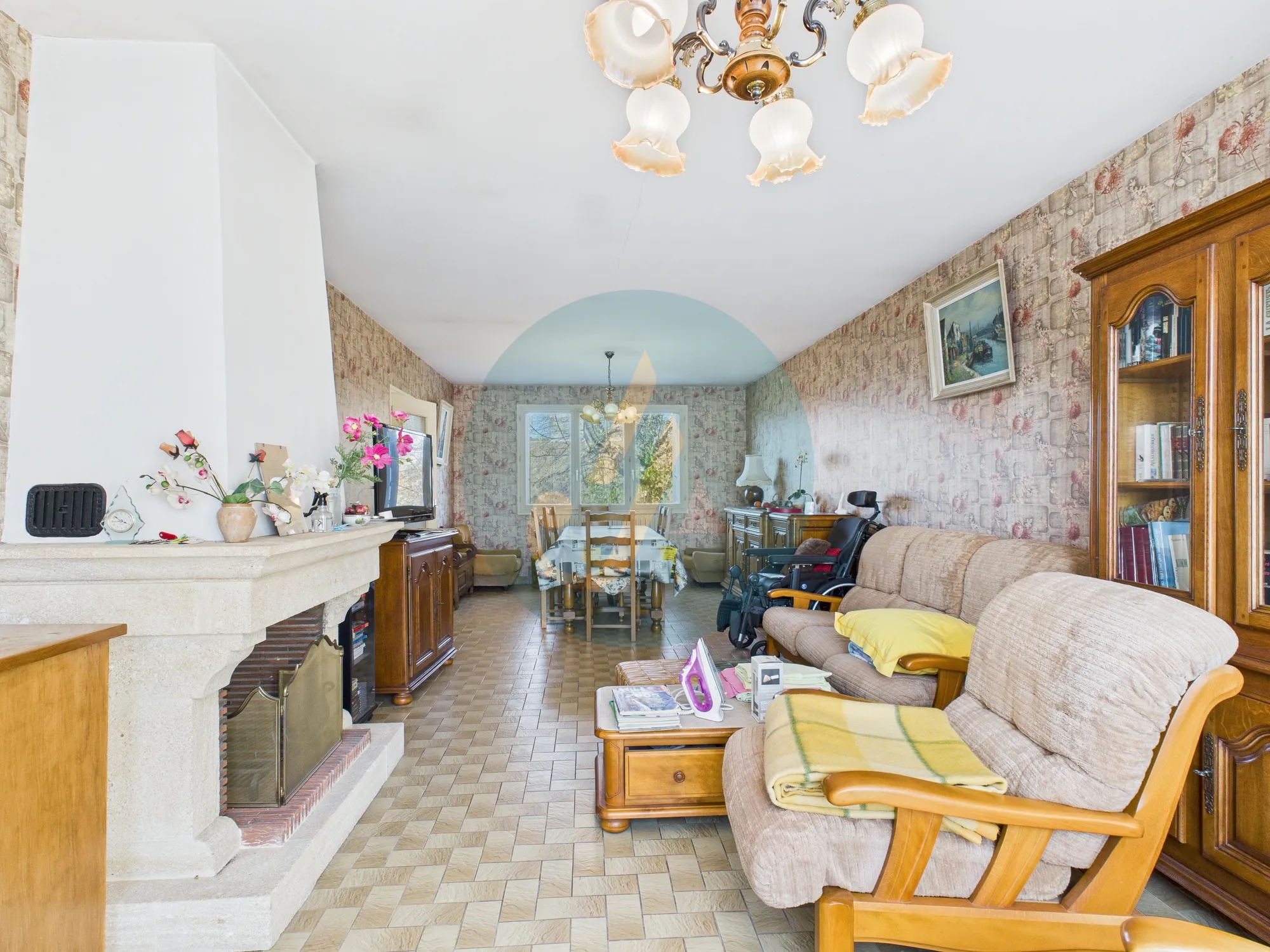 Pavillon familial de 186 m² à Fourchambault avec terrain clos et garage 