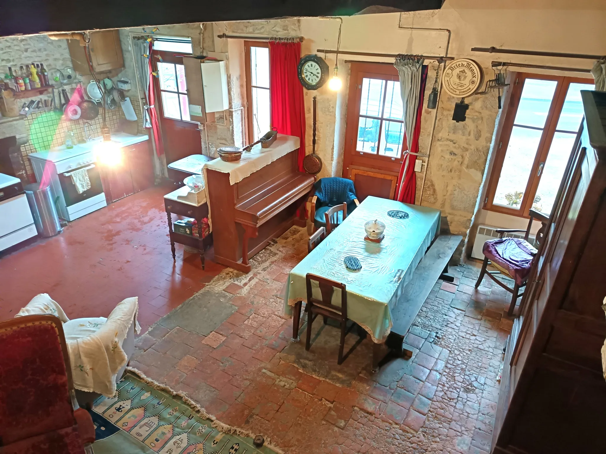 Maison ancienne à vendre à St Reverien proche du Morvan, 69 m² avec jardin, caves et potentiel d'aménagement 