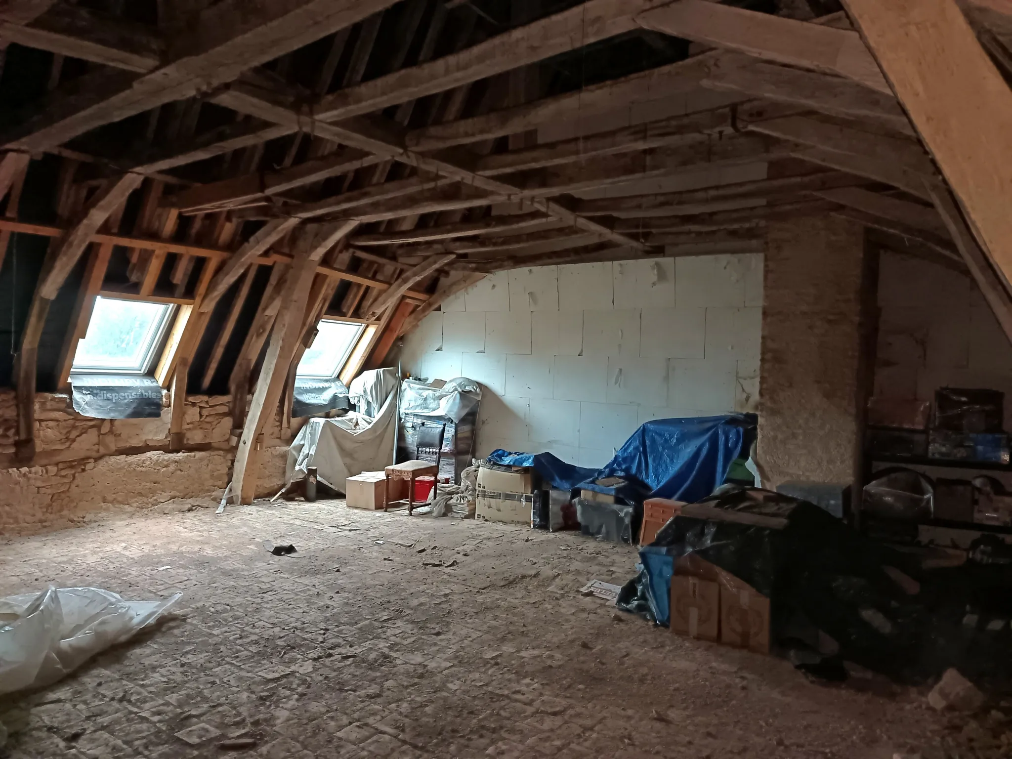 Maison ancienne à vendre à St Reverien proche du Morvan, 69 m² avec jardin, caves et potentiel d'aménagement 