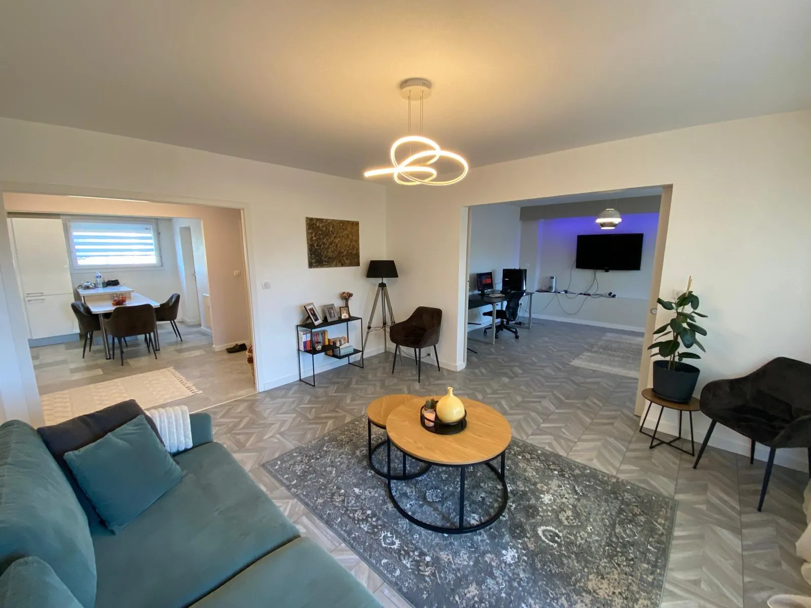 Appartement lumineux 3 chambres avec balcon et jardin à St Louis