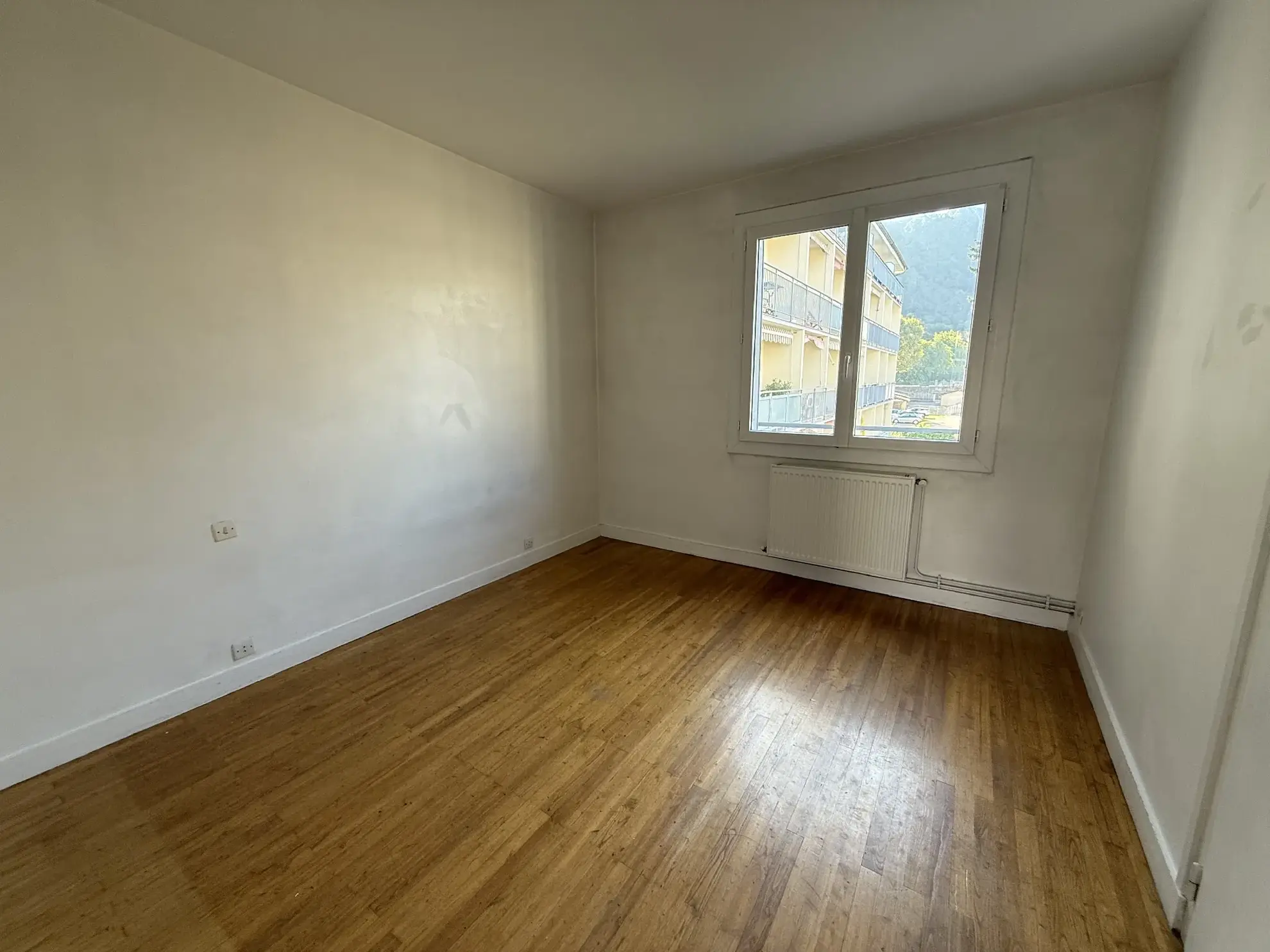 Appartement T3 à Vienne avec parking et balcon - Opportunité à saisir 