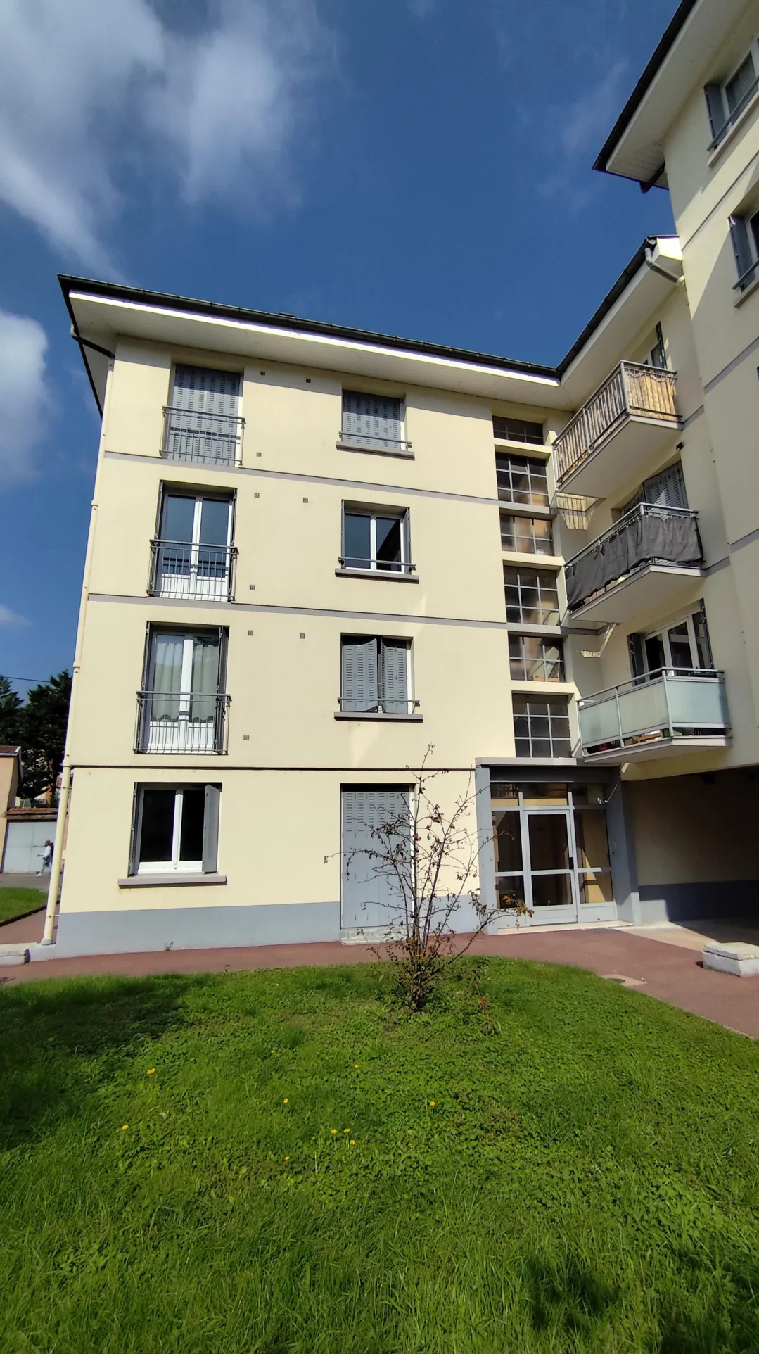 Appartement T3 à Vienne avec parking et balcon - Opportunité à saisir 