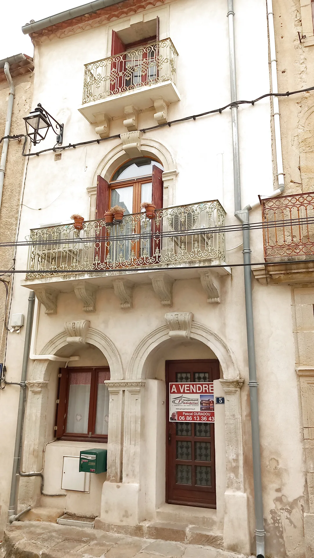 Grande maison rénovée avec terrasses à Graissessac - 145 m²