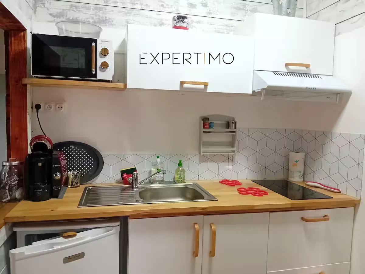 Magnifique chalet en bois rénové avec terrasse et parcelle constructible près de Poitiers 