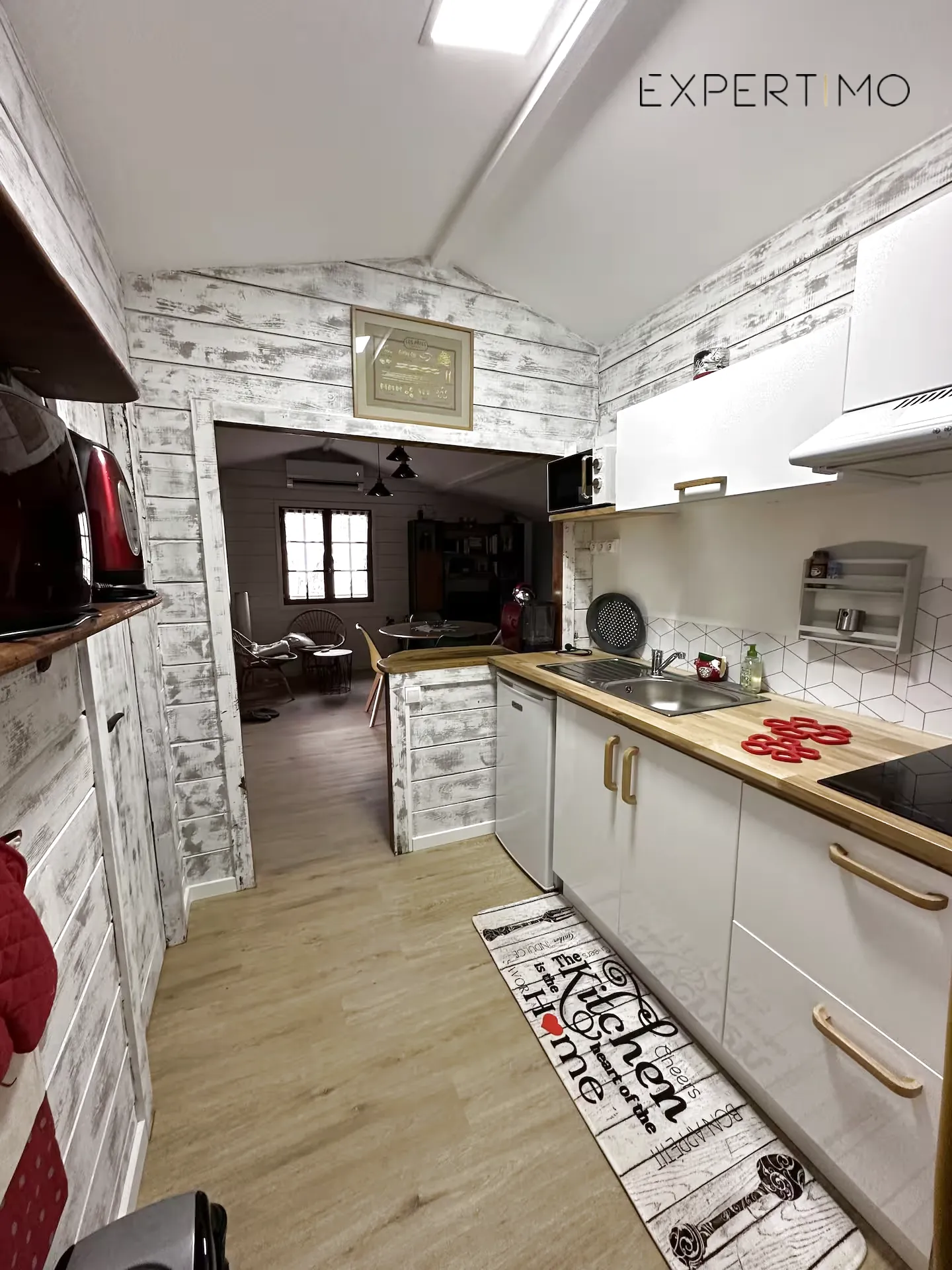 Magnifique chalet en bois rénové avec terrasse et parcelle constructible près de Poitiers 