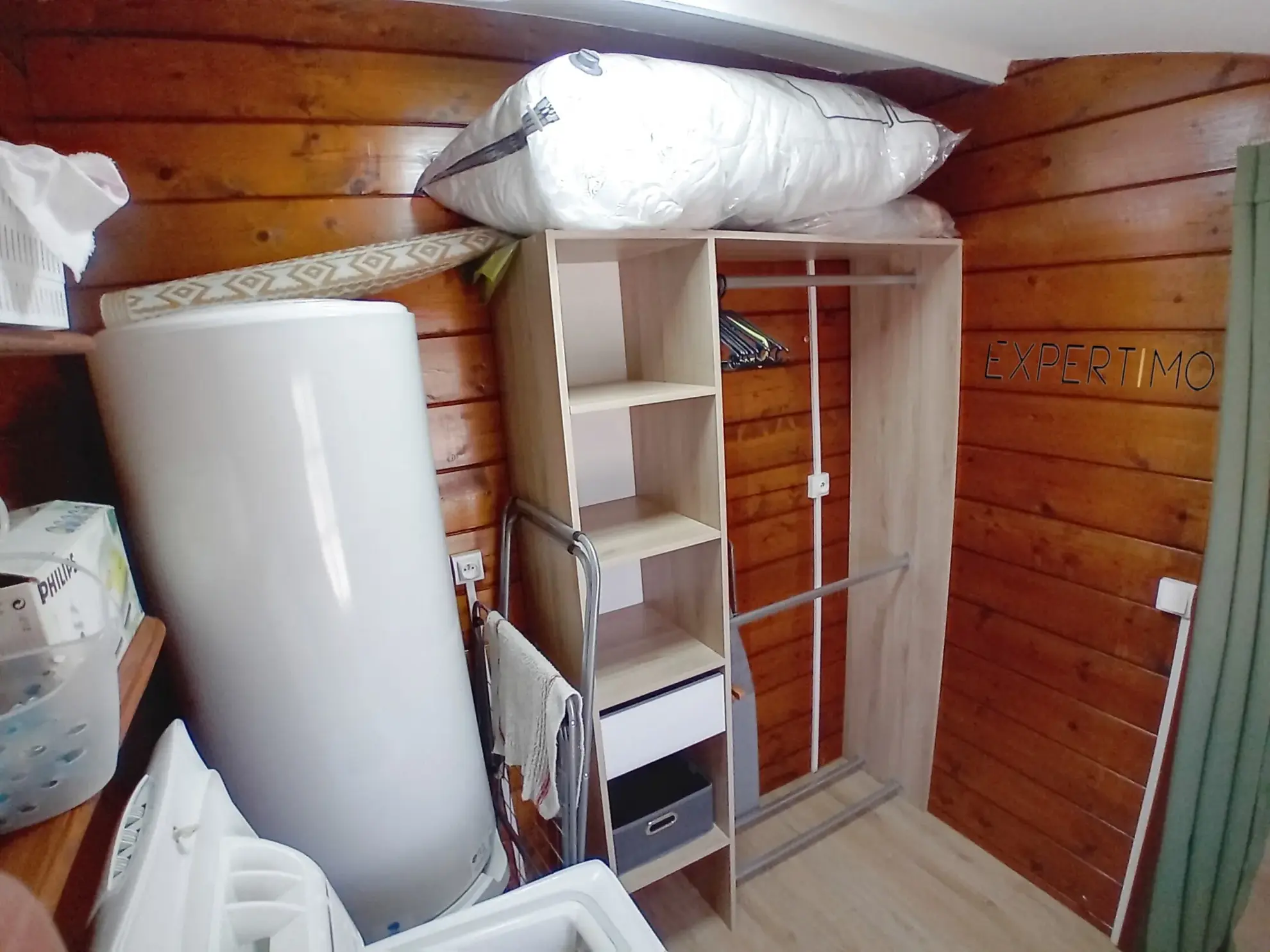 Magnifique chalet en bois rénové avec terrasse et parcelle constructible près de Poitiers 