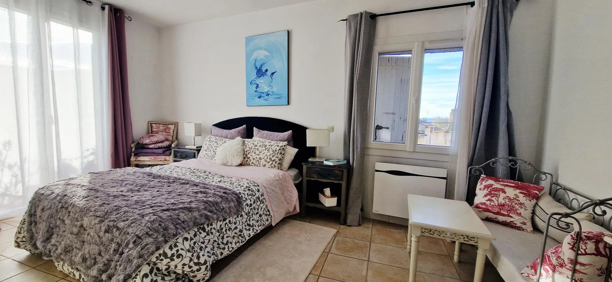 Charmante maison rénovée de 79 m² avec terrasse, patio et cour à Bollène (84500) 