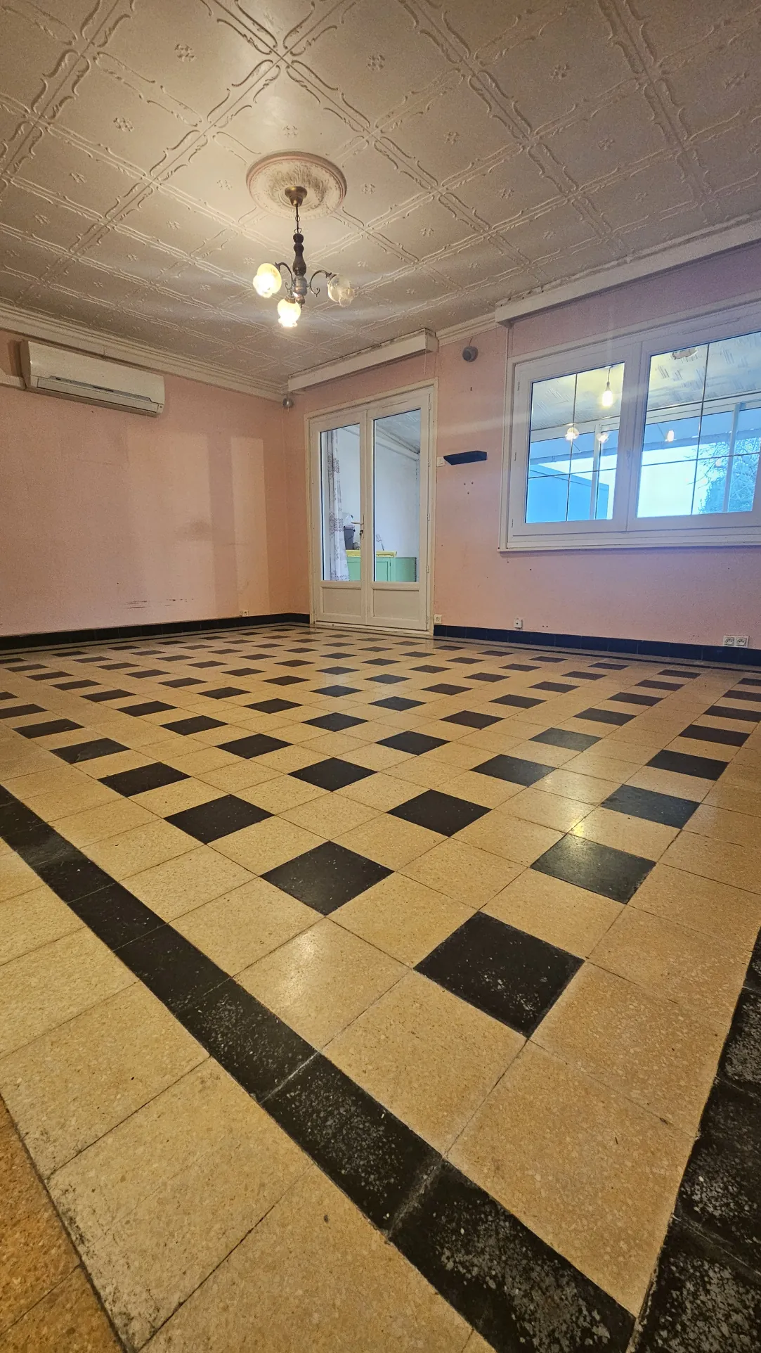 Maison à vendre à Beuvry - Semi-mitoyenne 1950 avec garage et jardin 