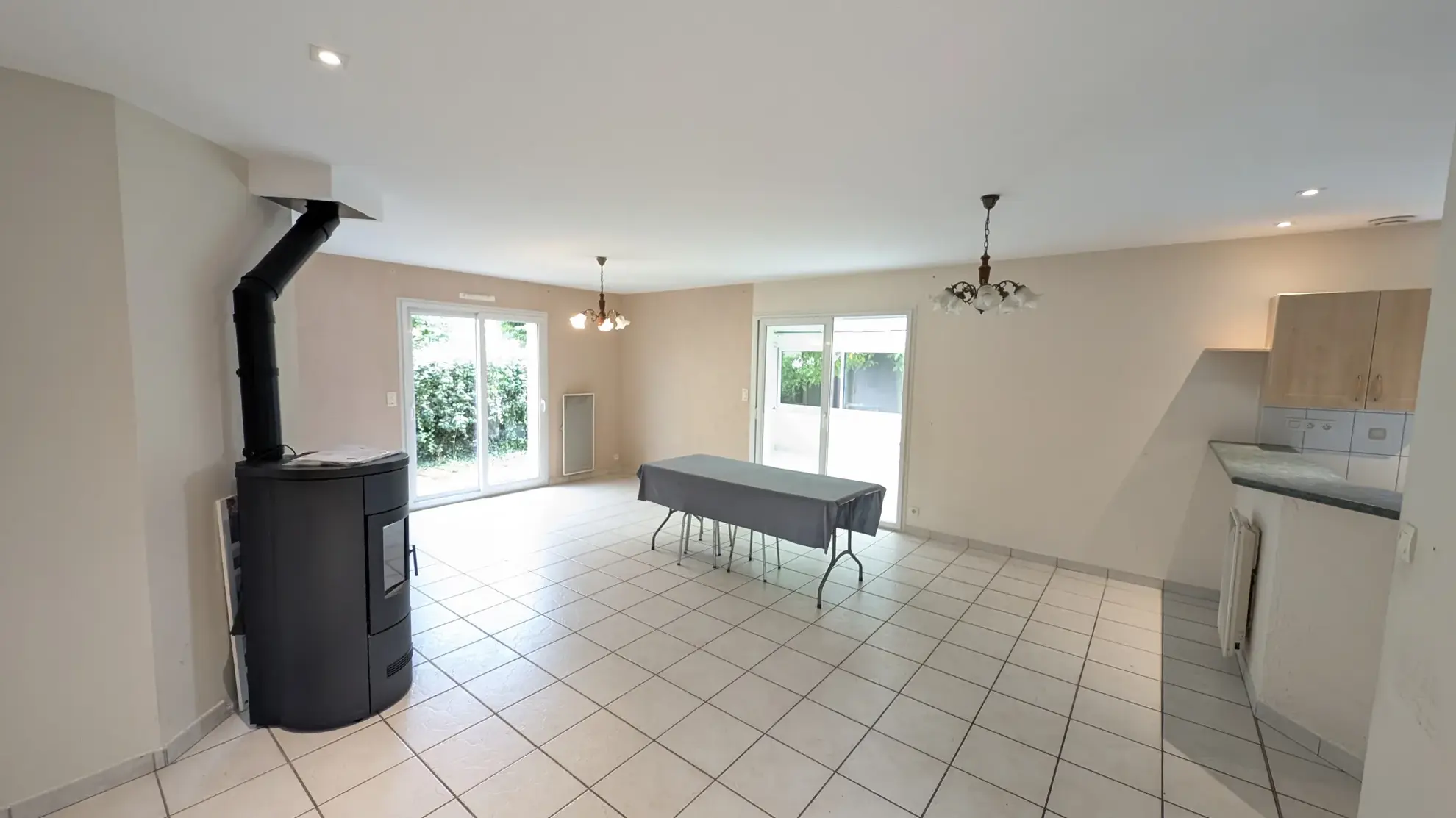 Maison de plain-pied à Janzé avec véranda et dépendances, secteur recherché 