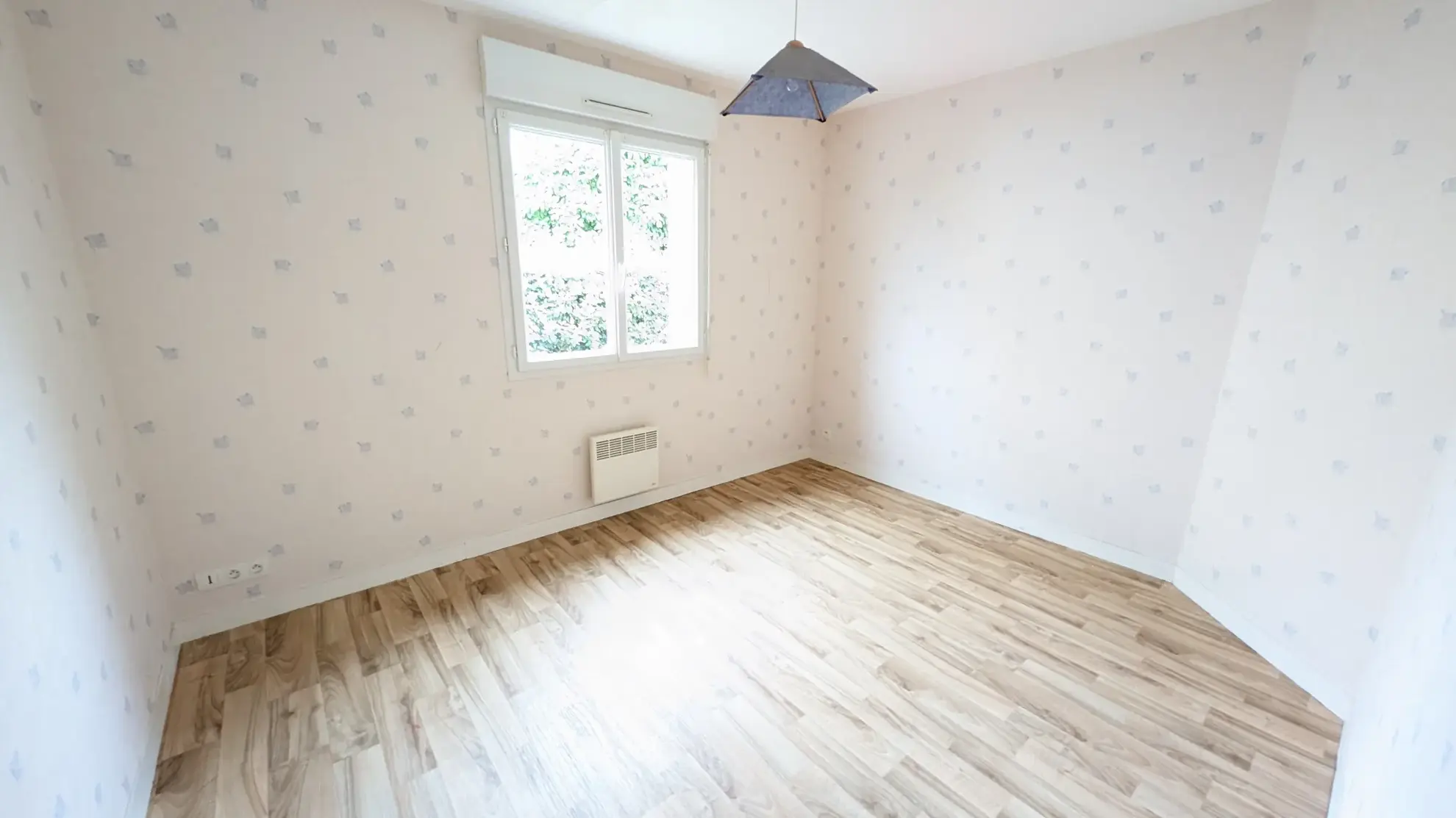 Maison de plain-pied à Janzé avec véranda et dépendances, secteur recherché 