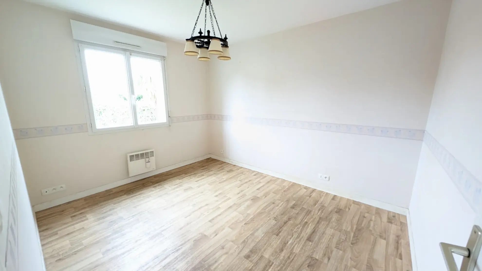 Maison de plain-pied à Janzé avec véranda et dépendances, secteur recherché 