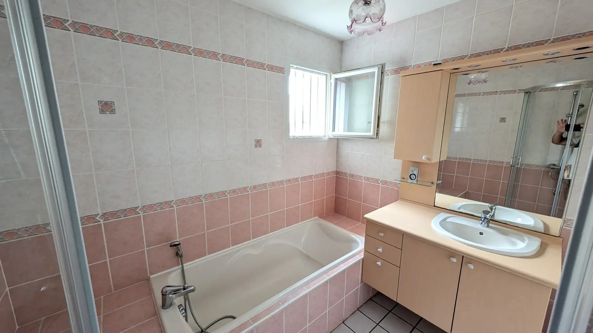 Maison de plain-pied à Janzé avec véranda et dépendances, secteur recherché 